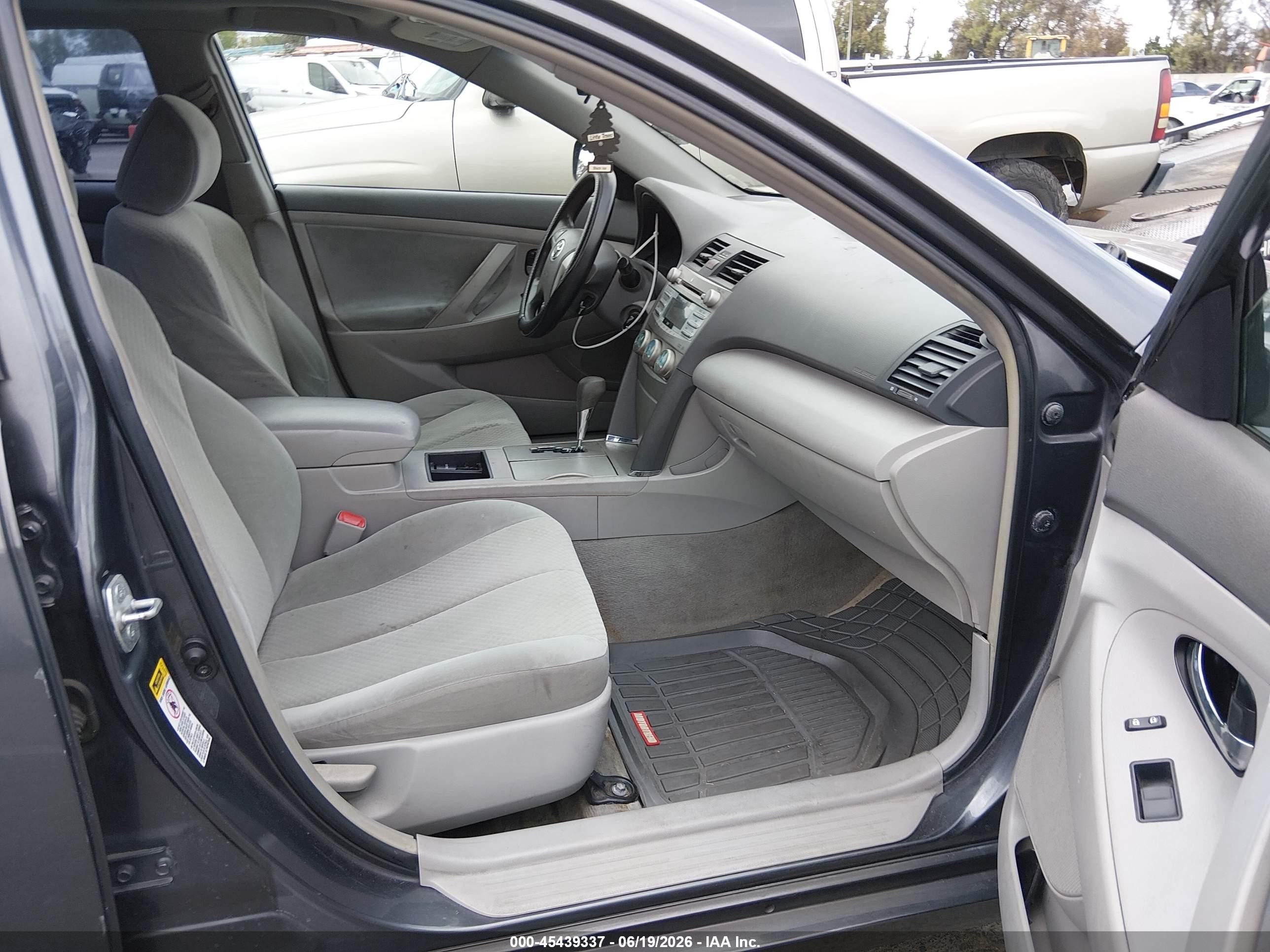 2007 Toyota Camry Le Gray vin: 4T1BE46K97U657159