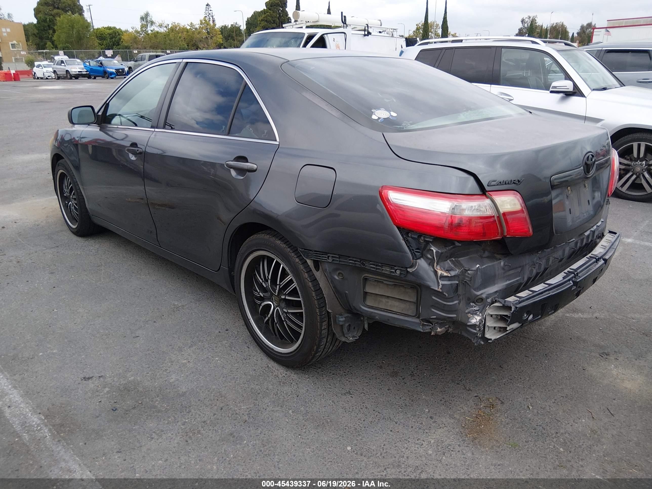 2007 Toyota Camry Le Gray vin: 4T1BE46K97U657159