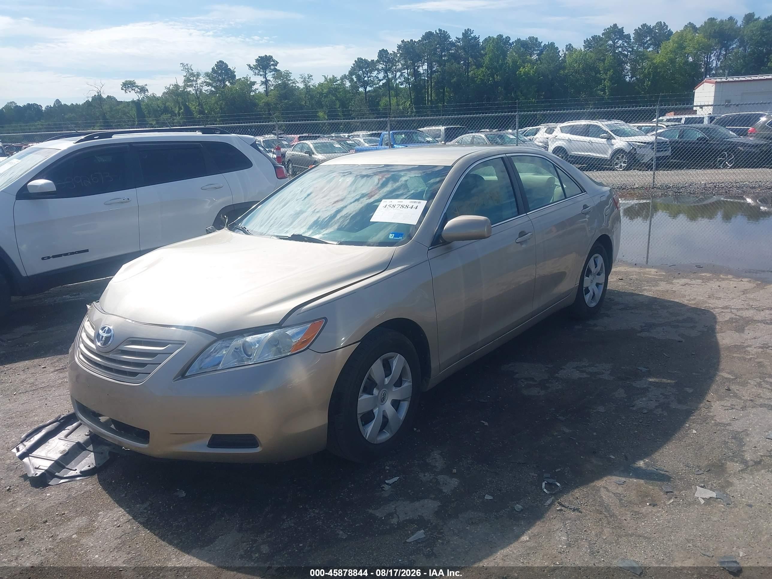 2007 Toyota Camry Le Gold vin: 4T1BE46K97U659316