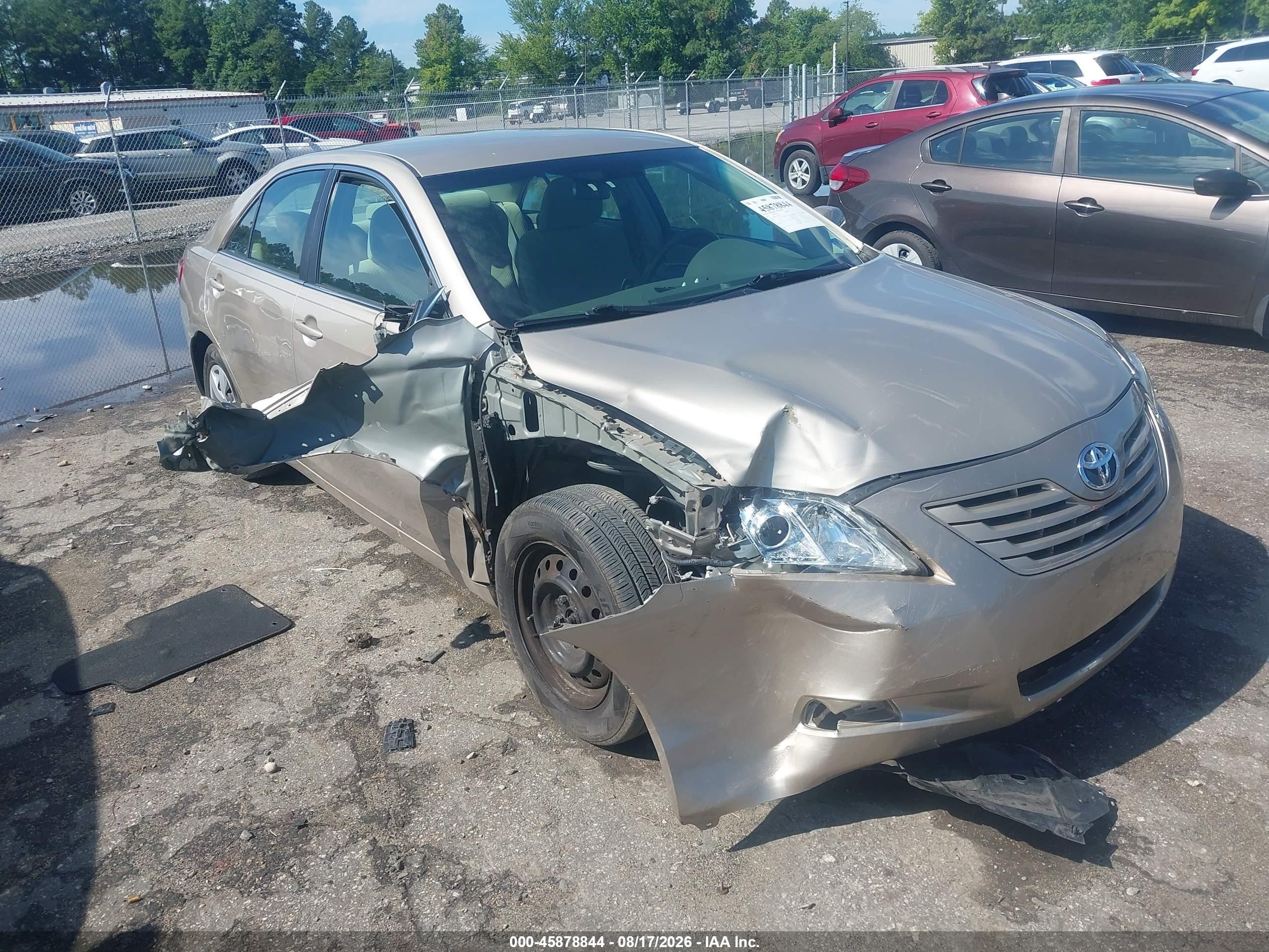 2007 Toyota Camry Le Gold vin: 4T1BE46K97U659316