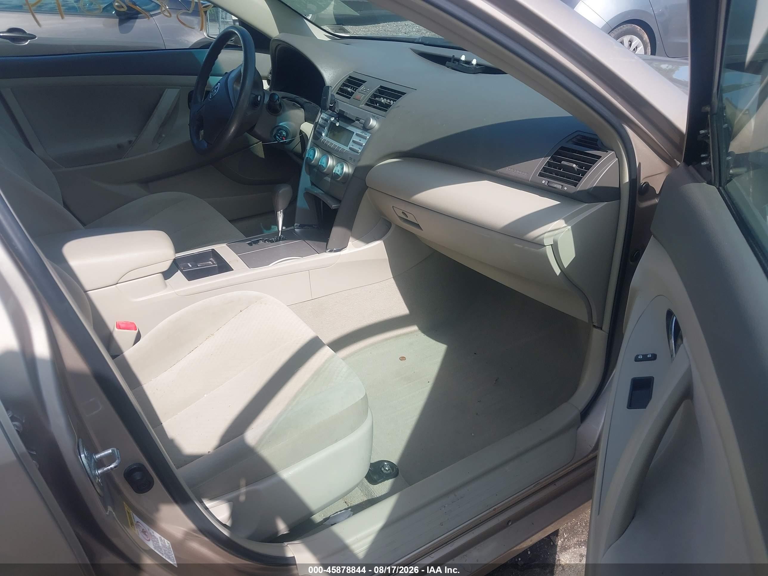 2007 Toyota Camry Le Gold vin: 4T1BE46K97U659316