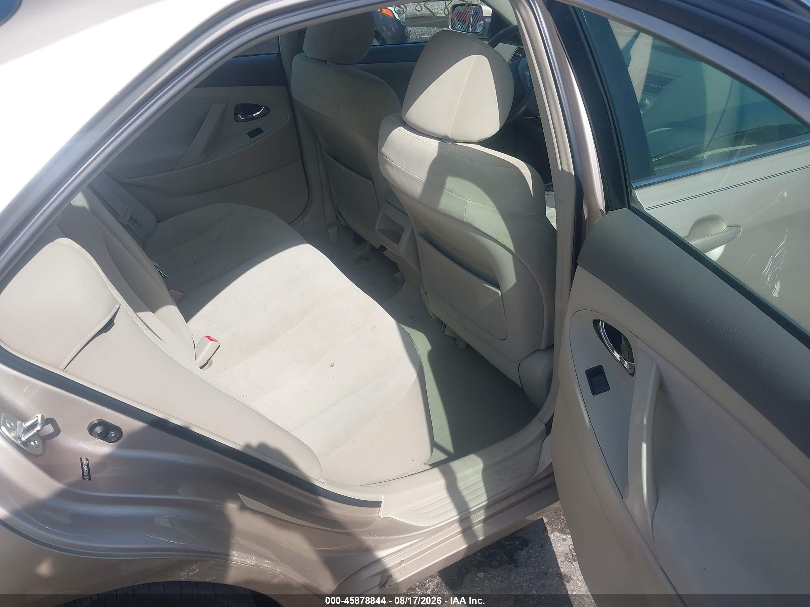 2007 Toyota Camry Le Gold vin: 4T1BE46K97U659316