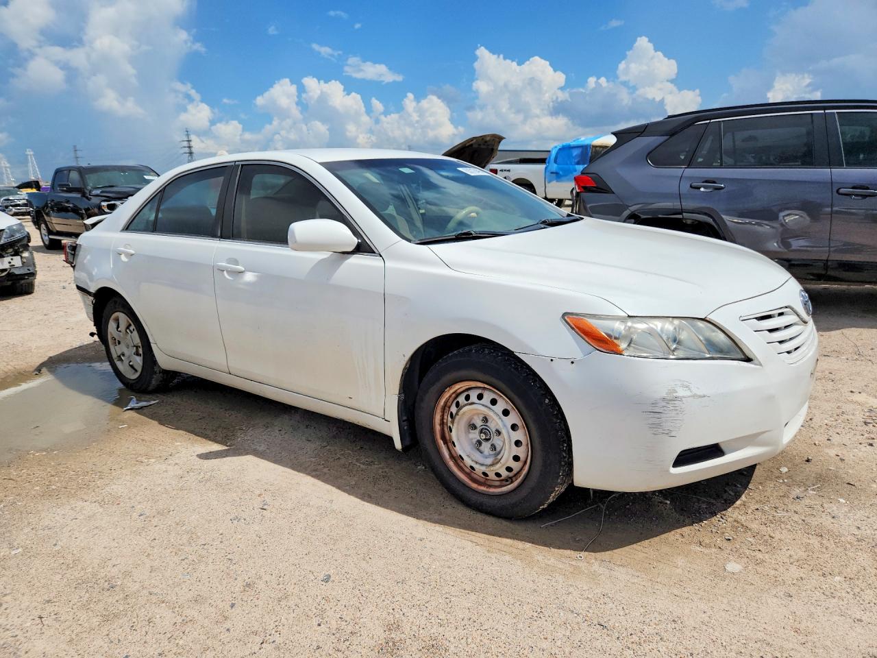 2007 Toyota Camry Le White vin: 4T1BE46K97U669912