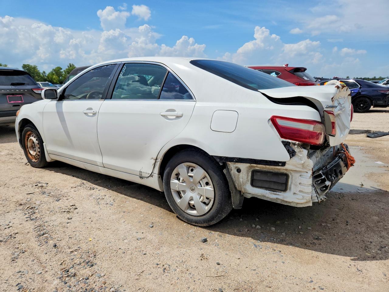 2007 Toyota Camry Le White vin: 4T1BE46K97U669912