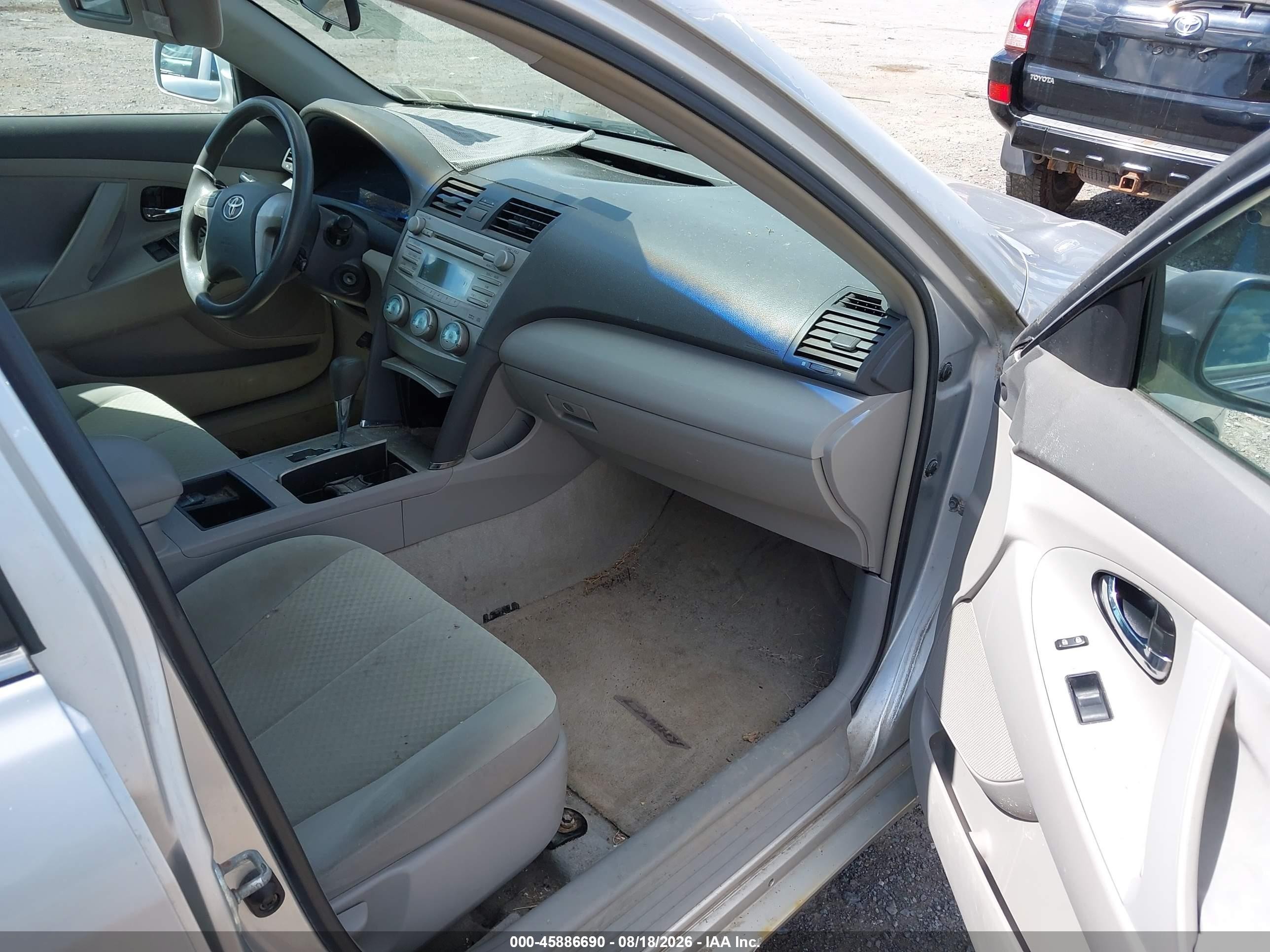 2008 Toyota Camry Le Silver vin: 4T1BE46K98U226466