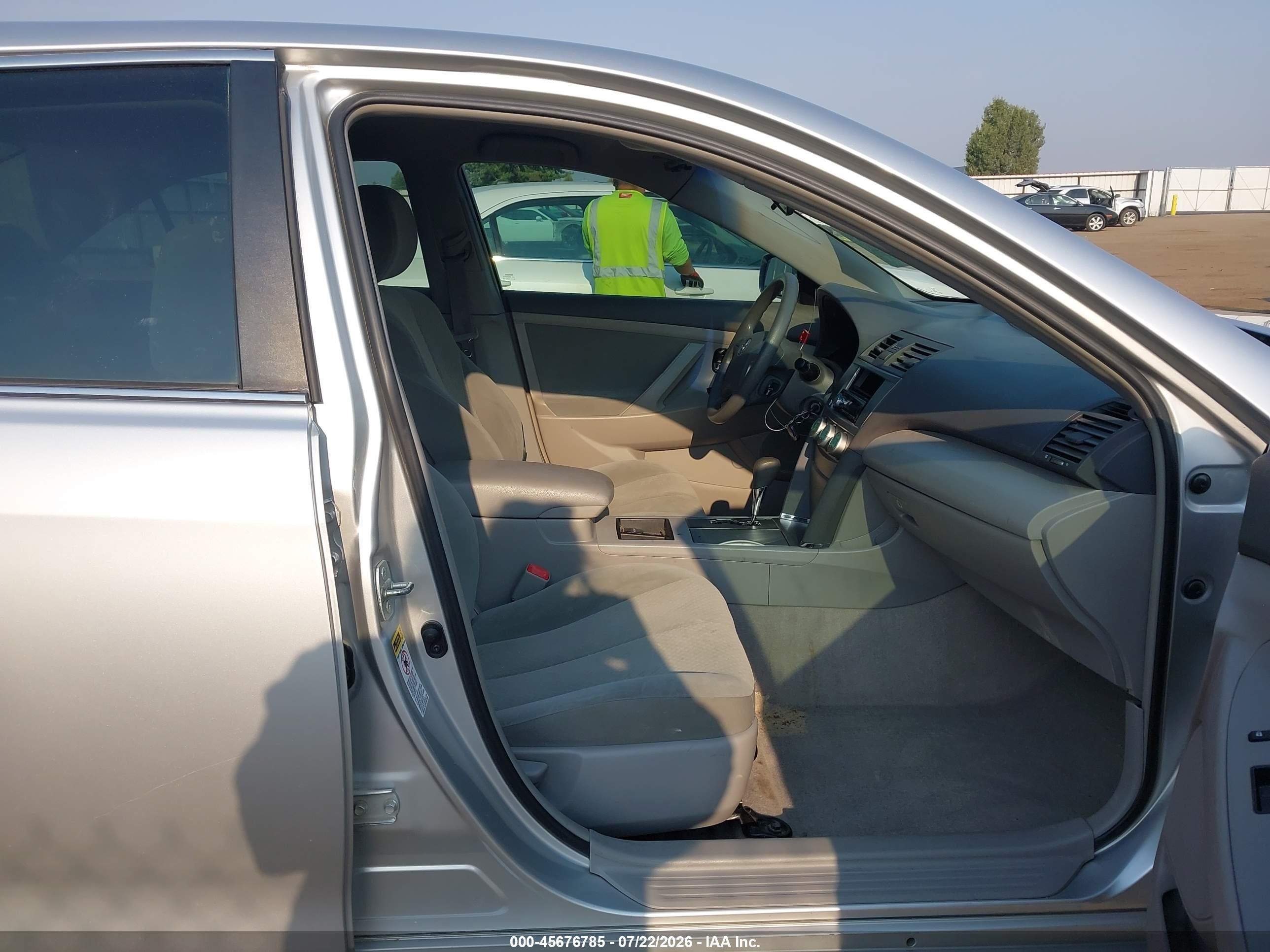 2008 Toyota Camry   Silver vin: 4T1BE46K98U254252