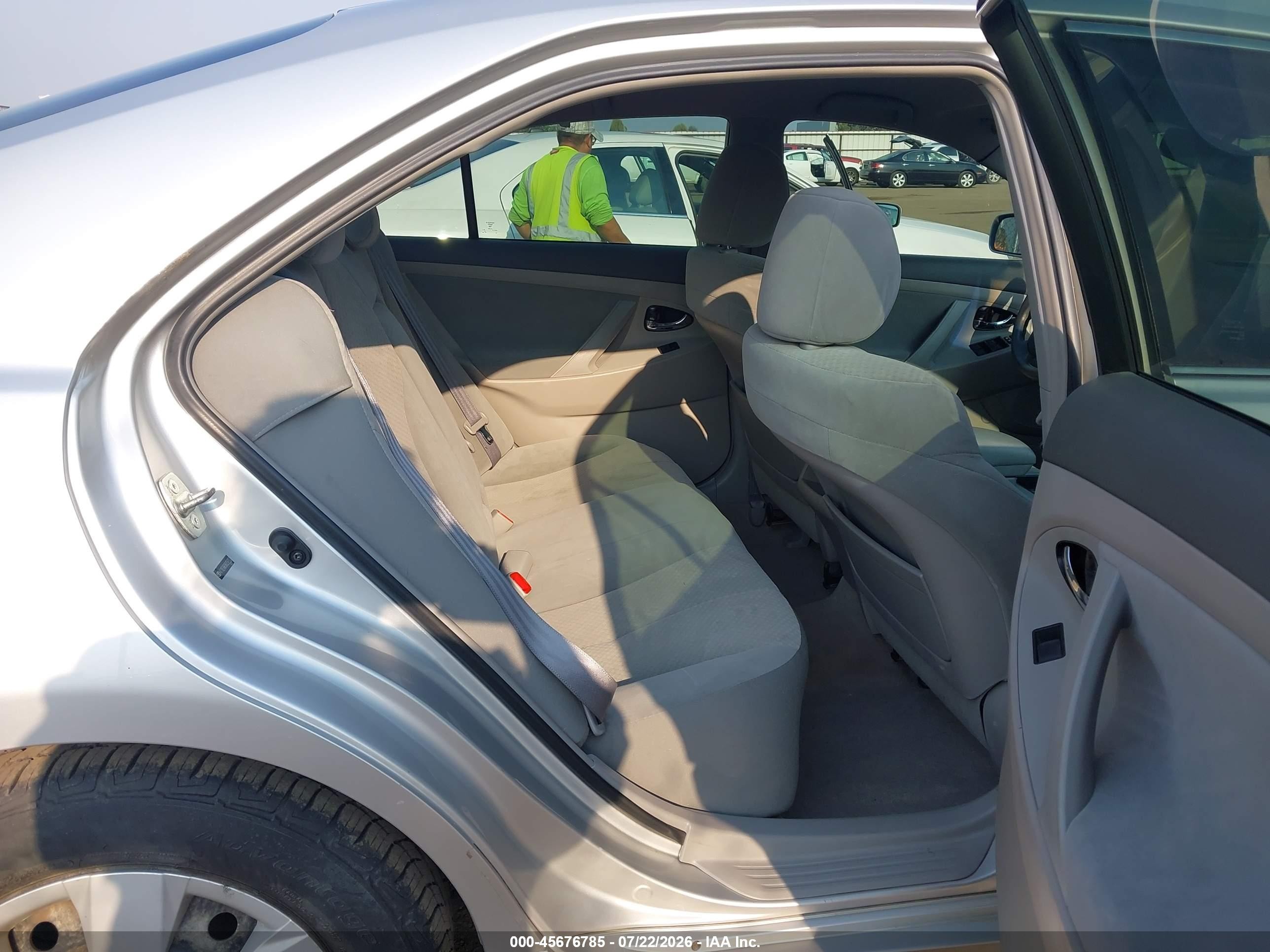 2008 Toyota Camry   Silver vin: 4T1BE46K98U254252