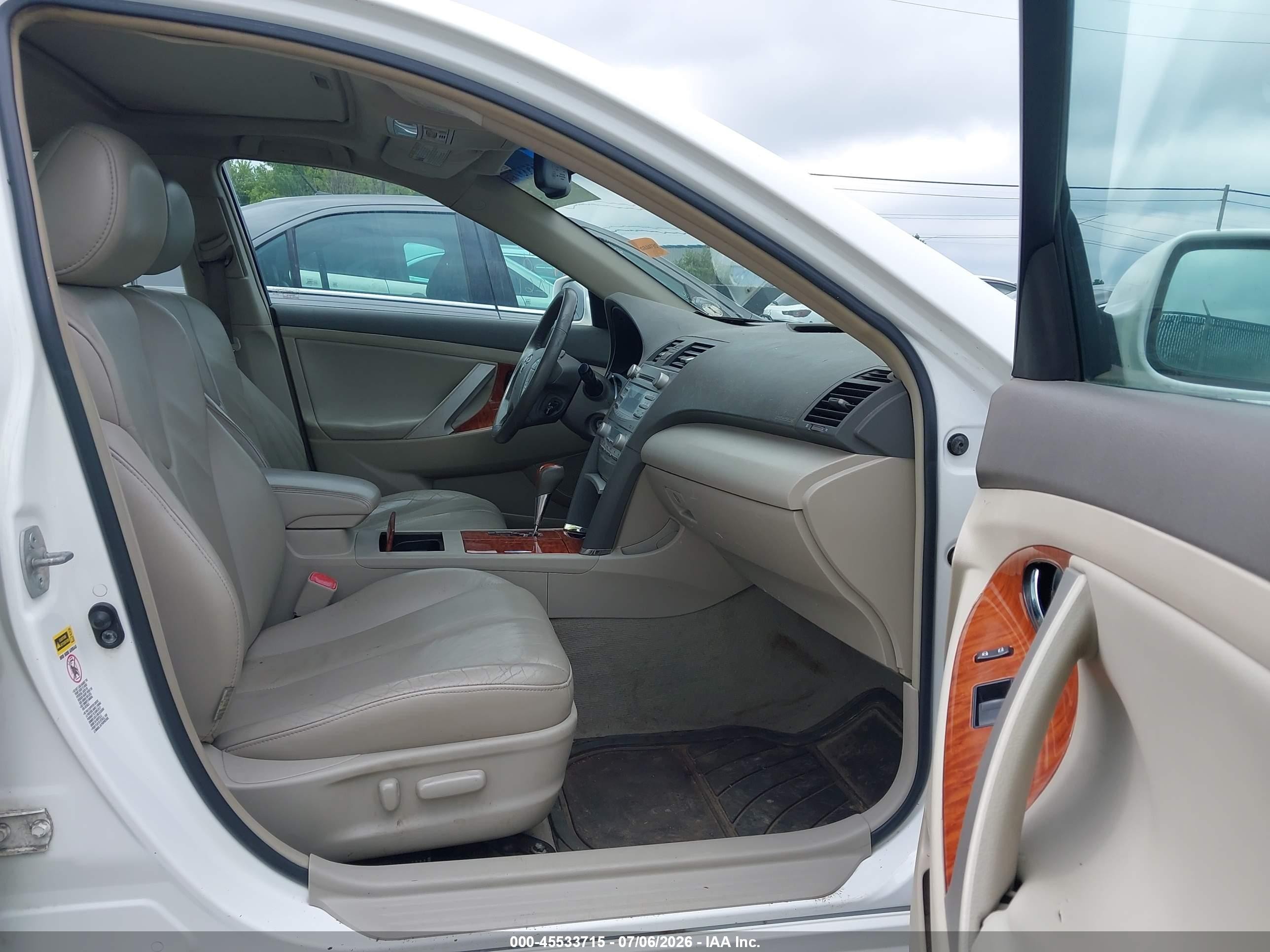 2008 Toyota Camry Xle White vin: 4T1BE46K98U747462