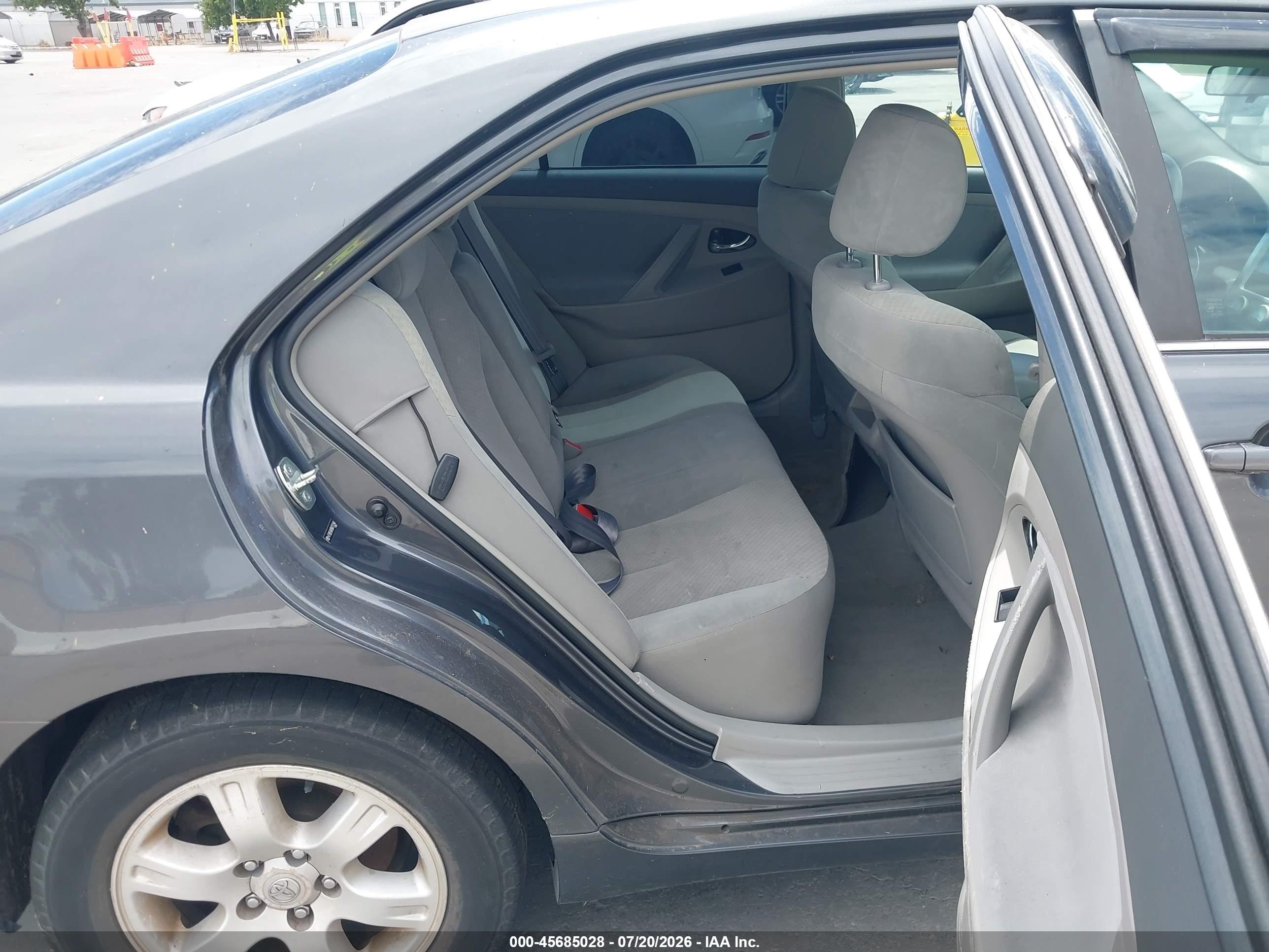 2008 Toyota Camry Le Gray vin: 4T1BE46K98U751348