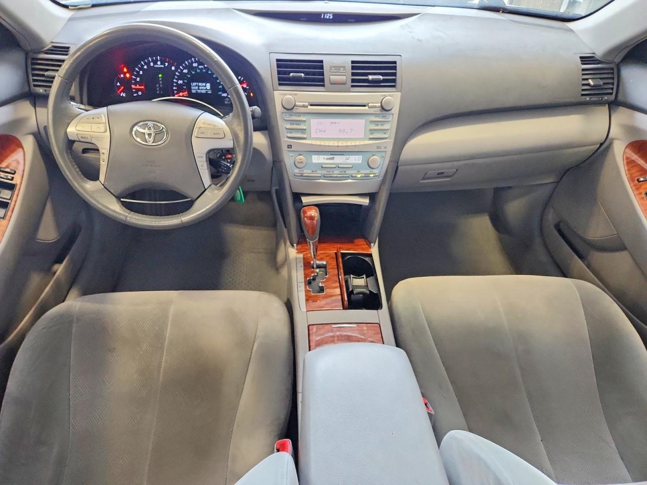 2008 Toyota Camry Xle Silver vin: 4T1BE46K98U777870