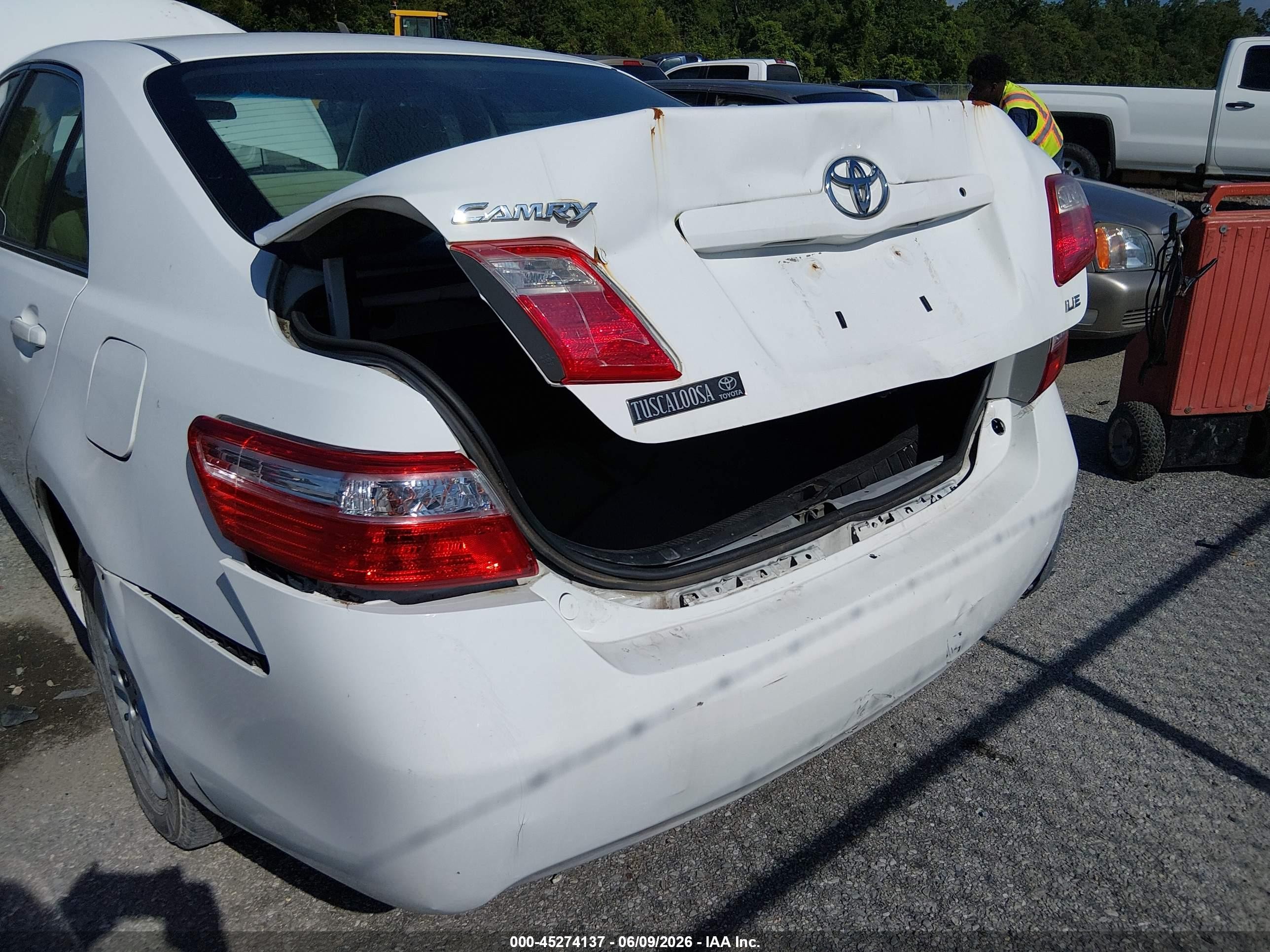 2008 Toyota Camry Le White vin: 4T1BE46K98U791865