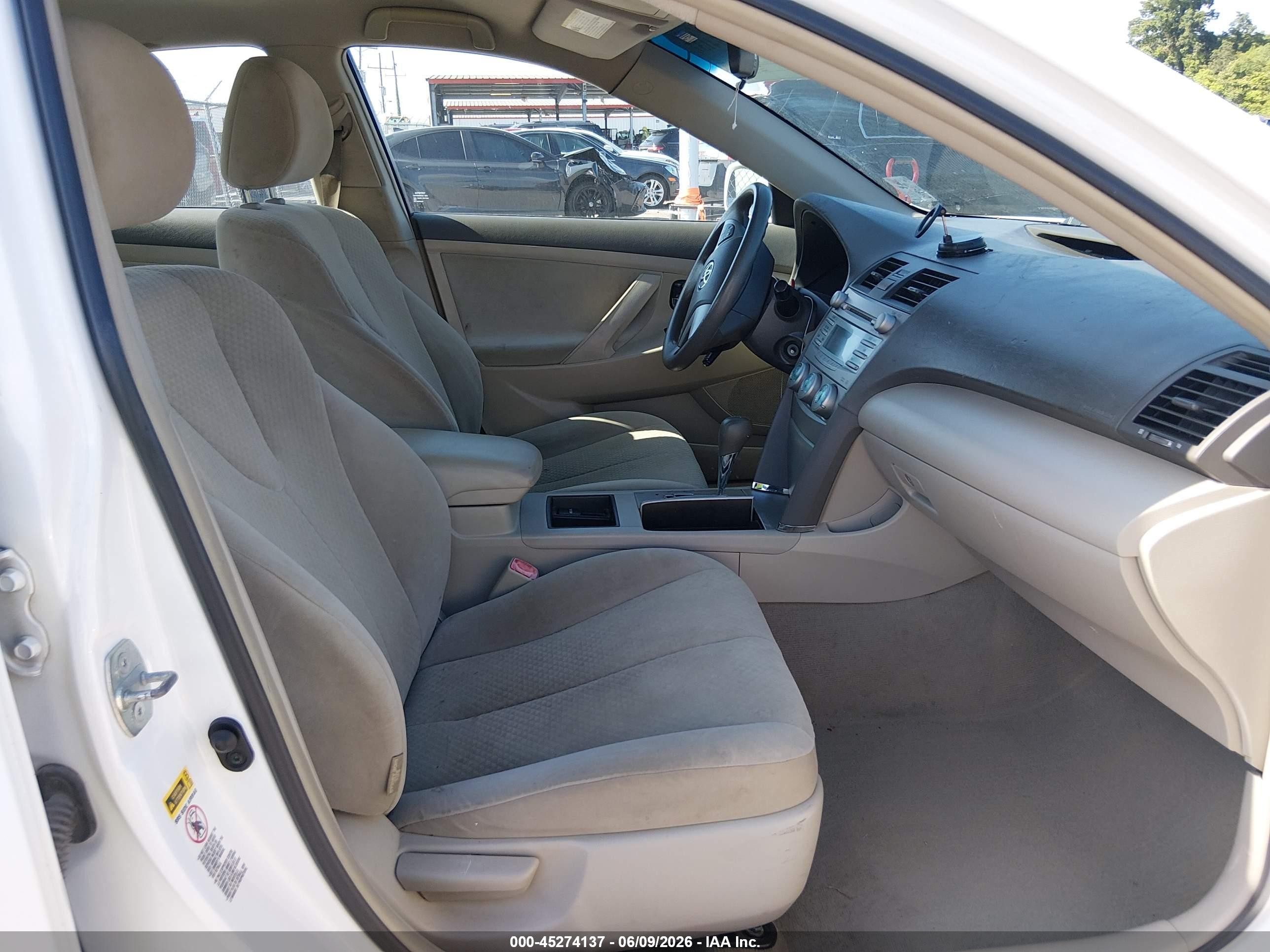 2008 Toyota Camry Le White vin: 4T1BE46K98U791865