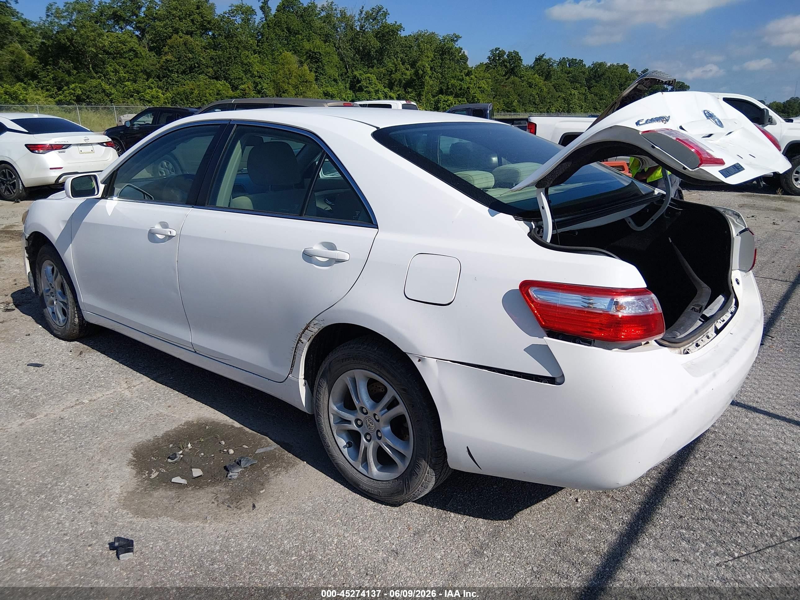 2008 Toyota Camry Le White vin: 4T1BE46K98U791865