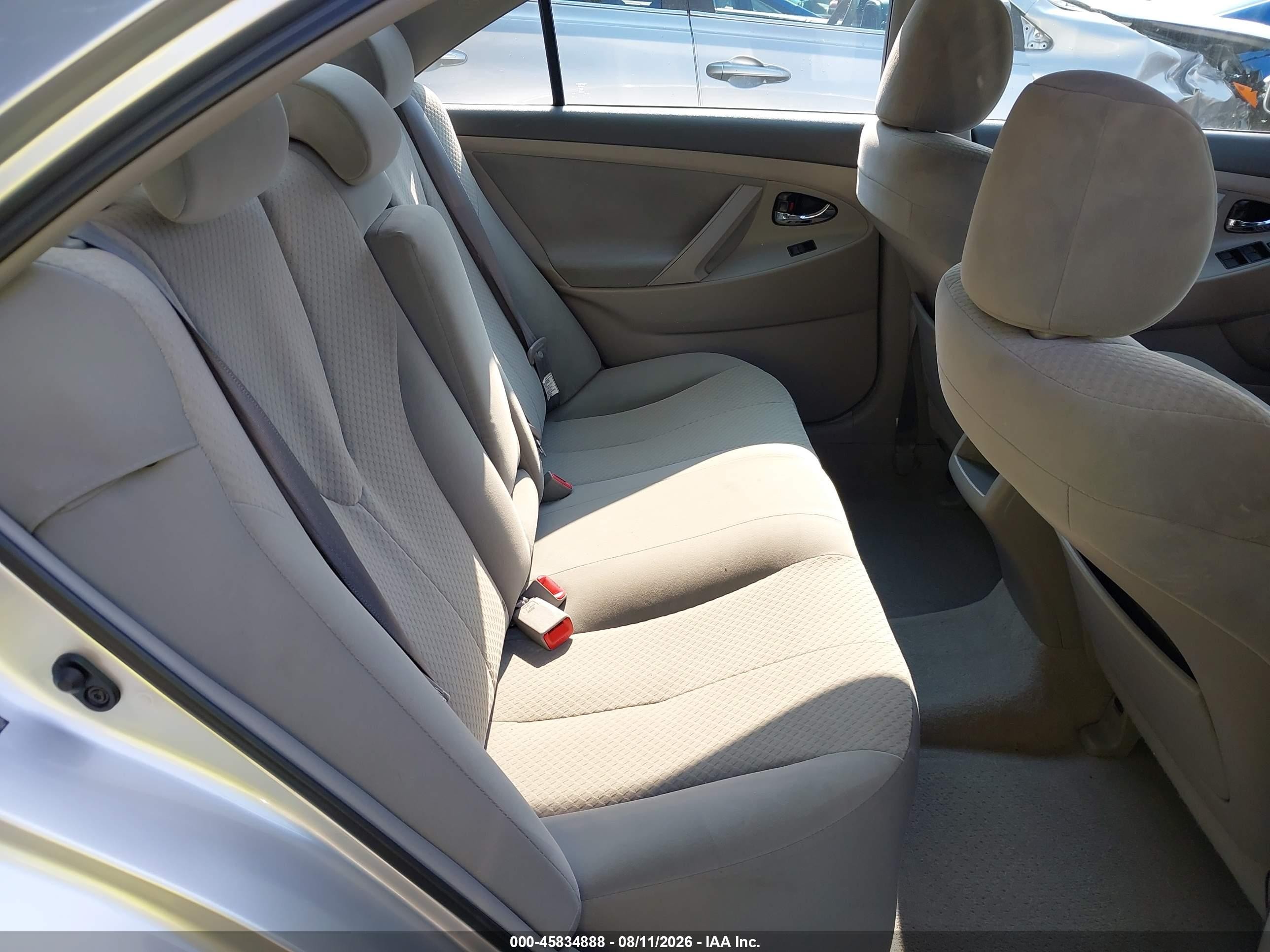 2009 Toyota Camry Le Silver vin: 4T1BE46K99U308666