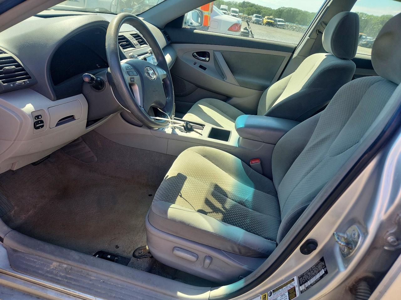 2009 Toyota Camry Le Gray vin: 4T1BE46K99U339450