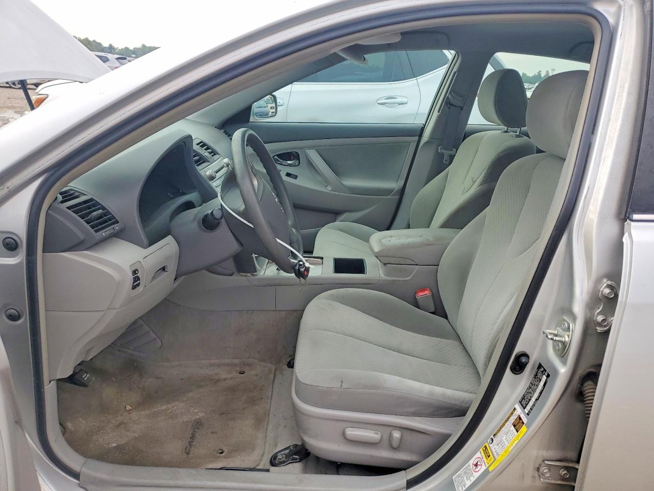 2009 Toyota Camry Le Silver vin: 4T1BE46K99U353249