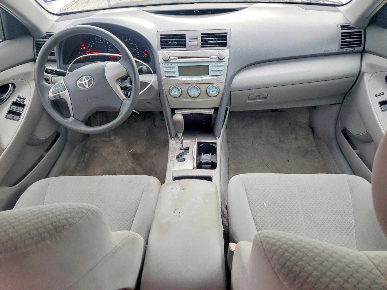 2009 Toyota Camry Le Silver vin: 4T1BE46K99U353249