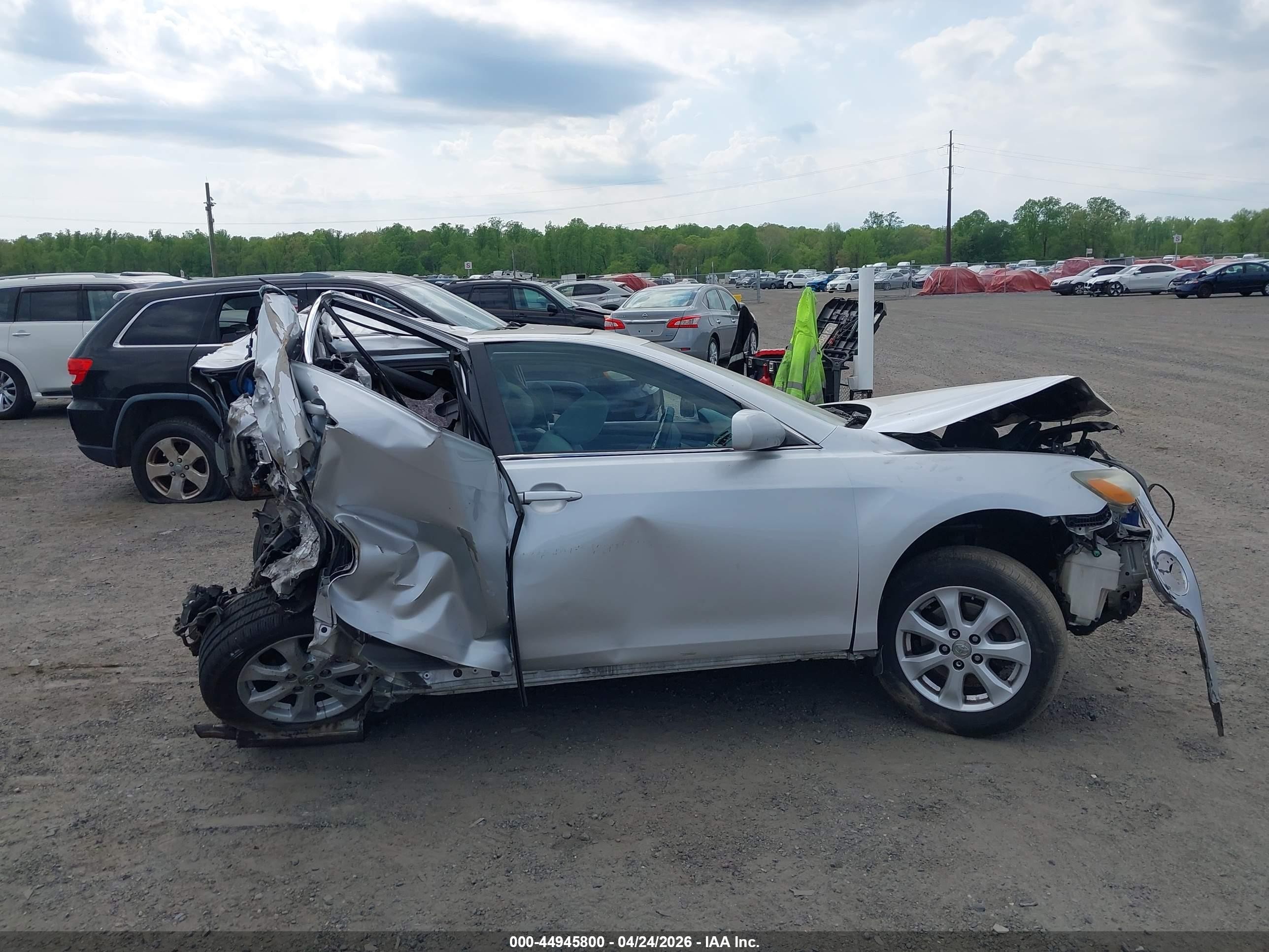 2009 Toyota Camry Le Silver vin: 4T1BE46K99U353445