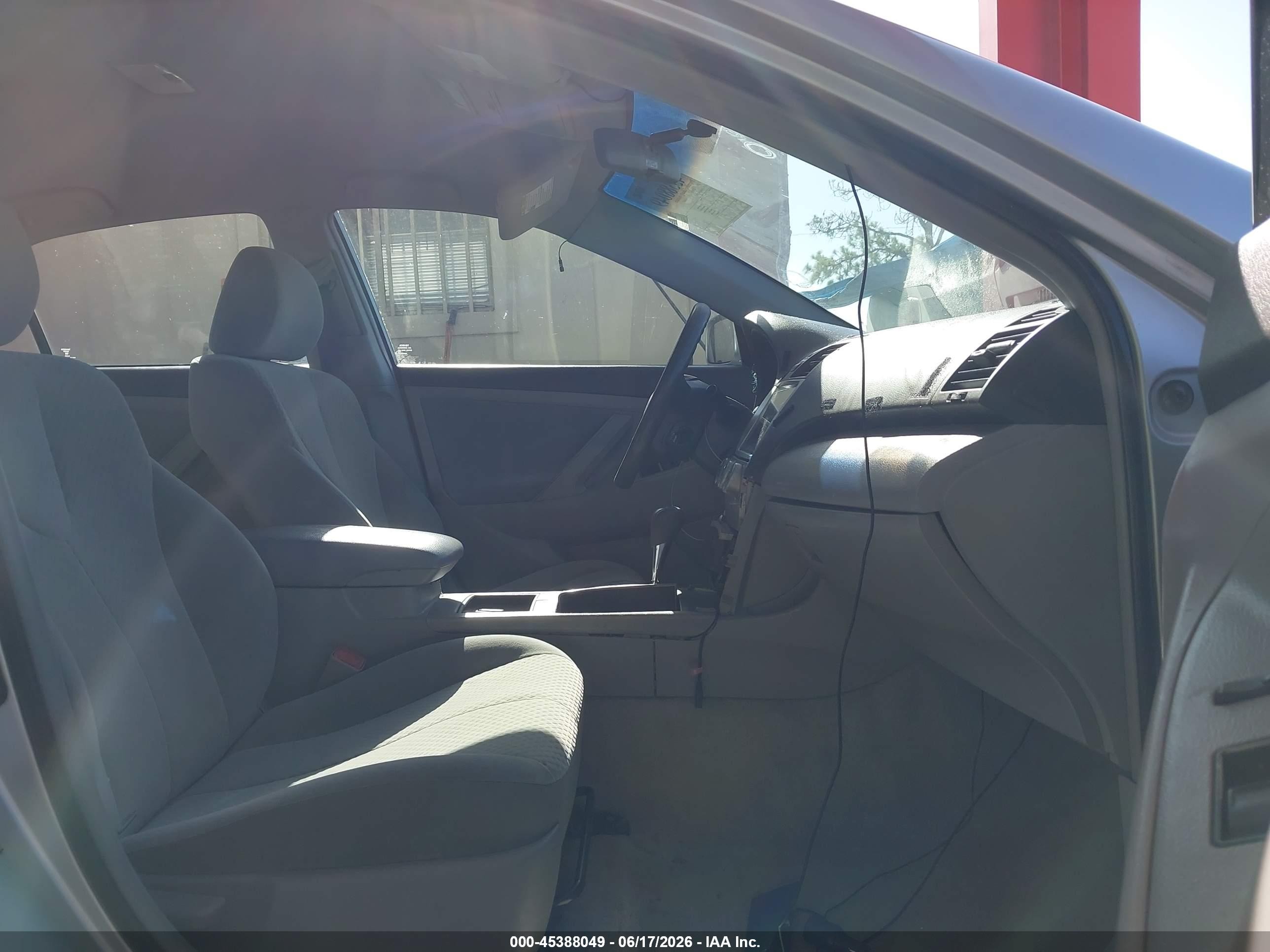 2009 Toyota Camry   Серебряный vin: 4T1BE46K99U377759