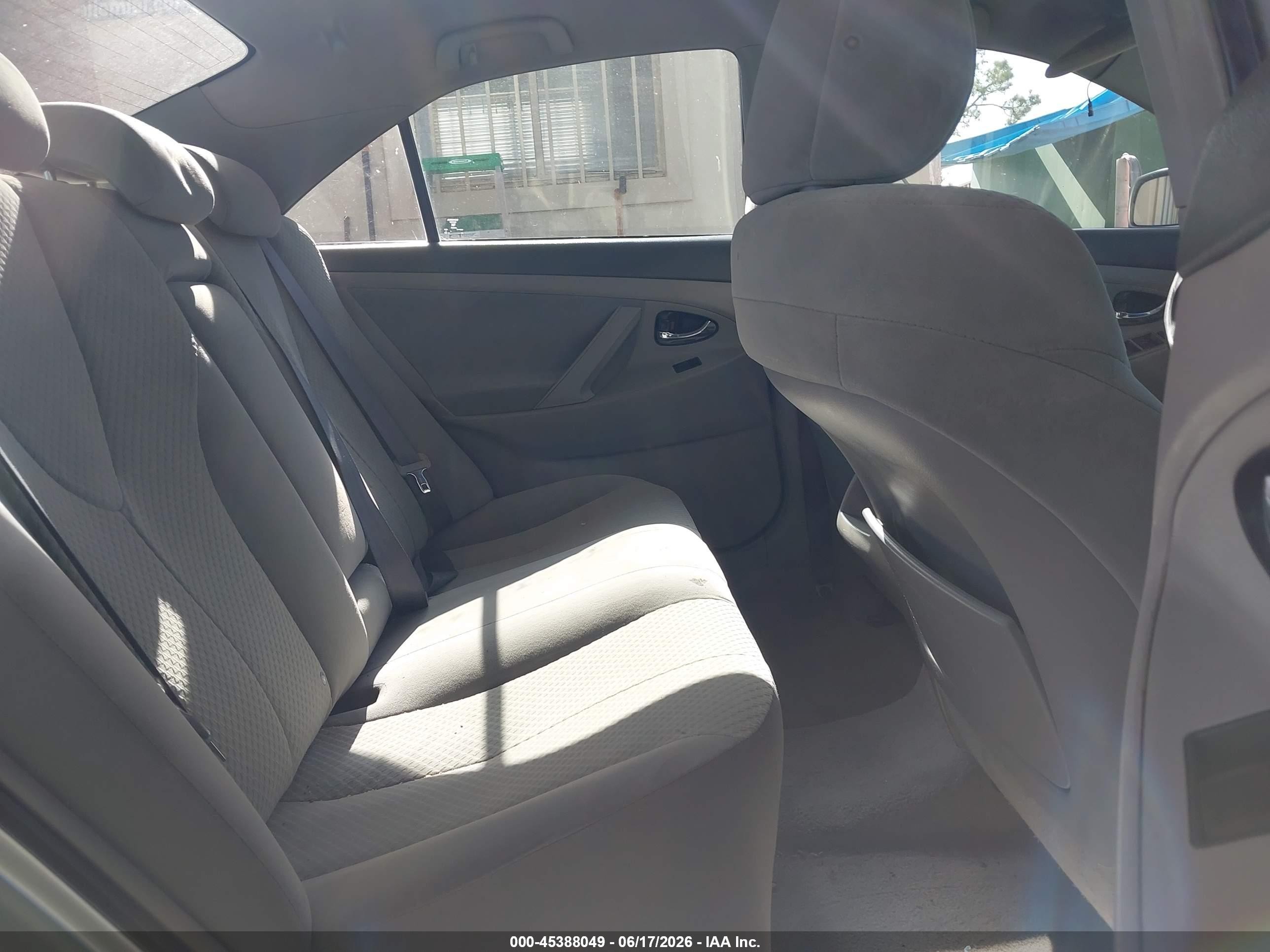2009 Toyota Camry   Серебряный vin: 4T1BE46K99U377759