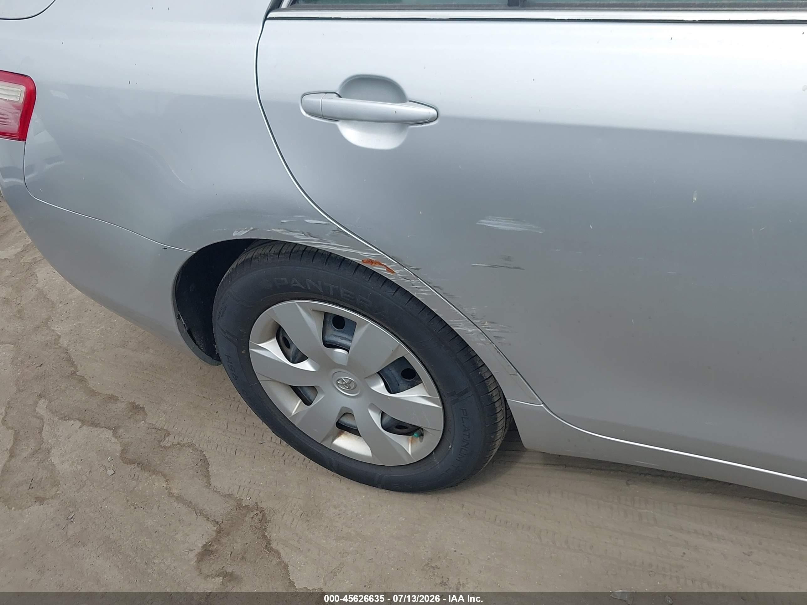 2009 Toyota Camry Le Silver vin: 4T1BE46K99U396800