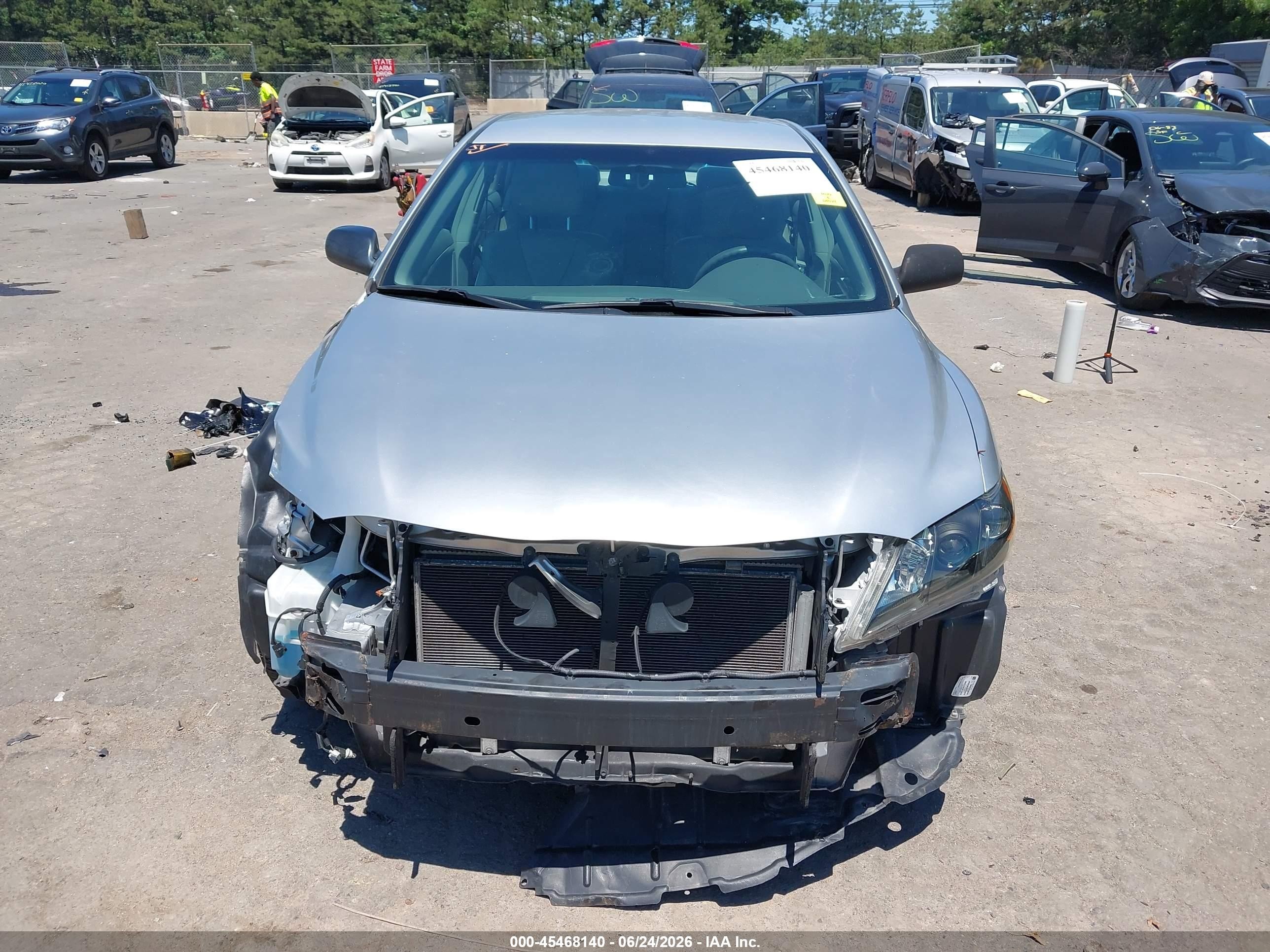 2009 Toyota Camry Le Silver vin: 4T1BE46K99U409349