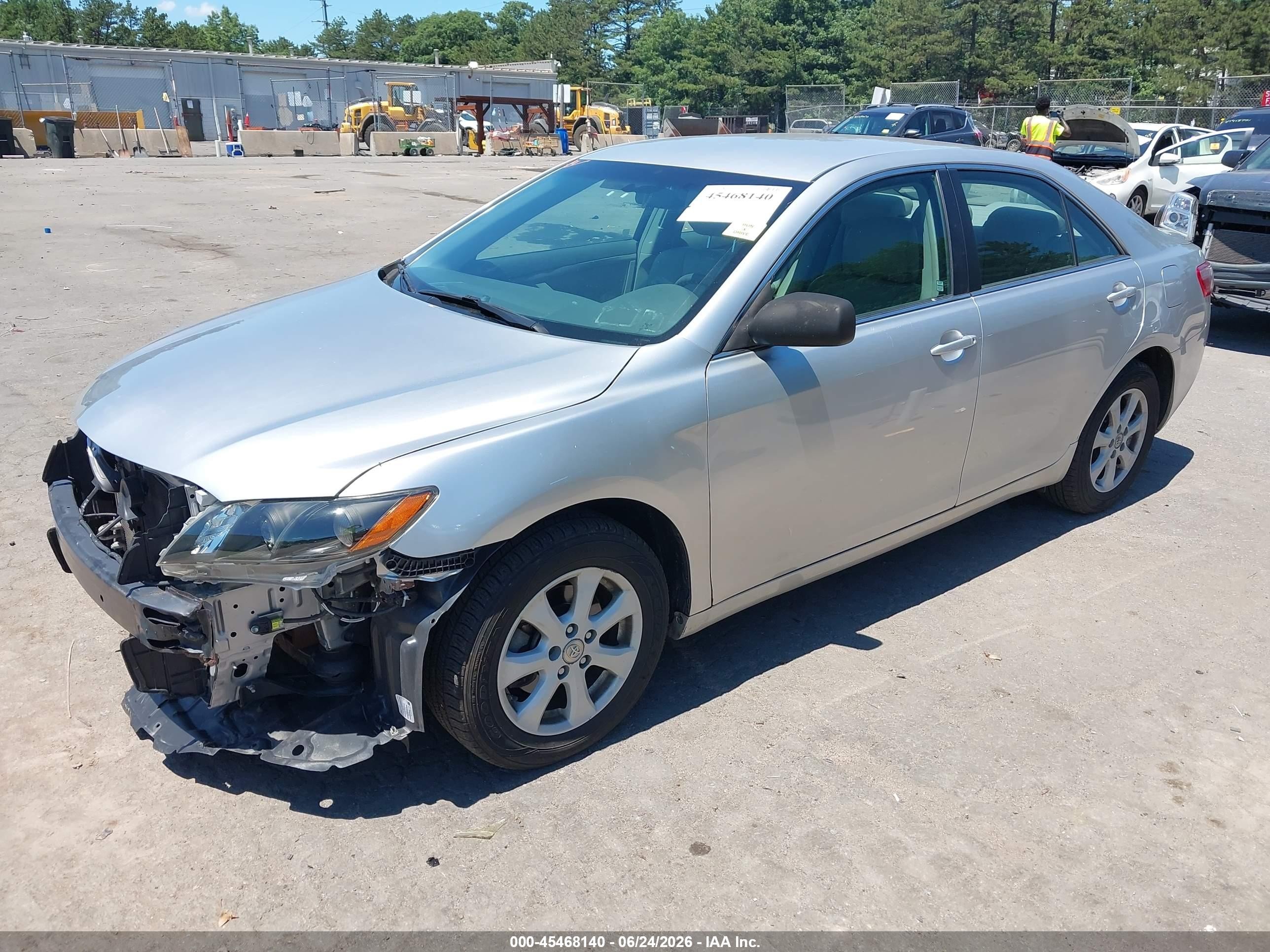 2009 Toyota Camry Le Silver vin: 4T1BE46K99U409349
