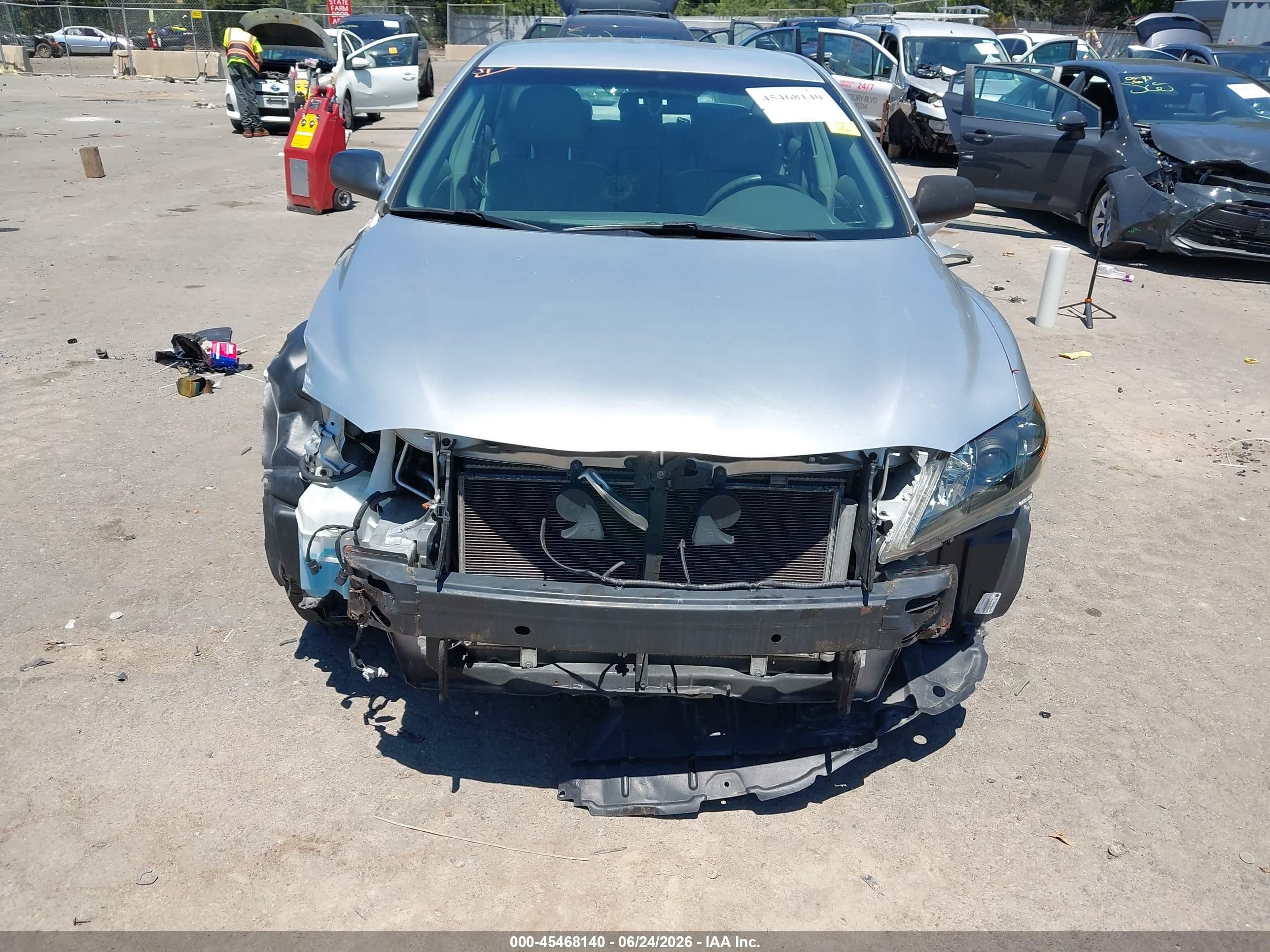 2009 Toyota Camry Le Silver vin: 4T1BE46K99U409349