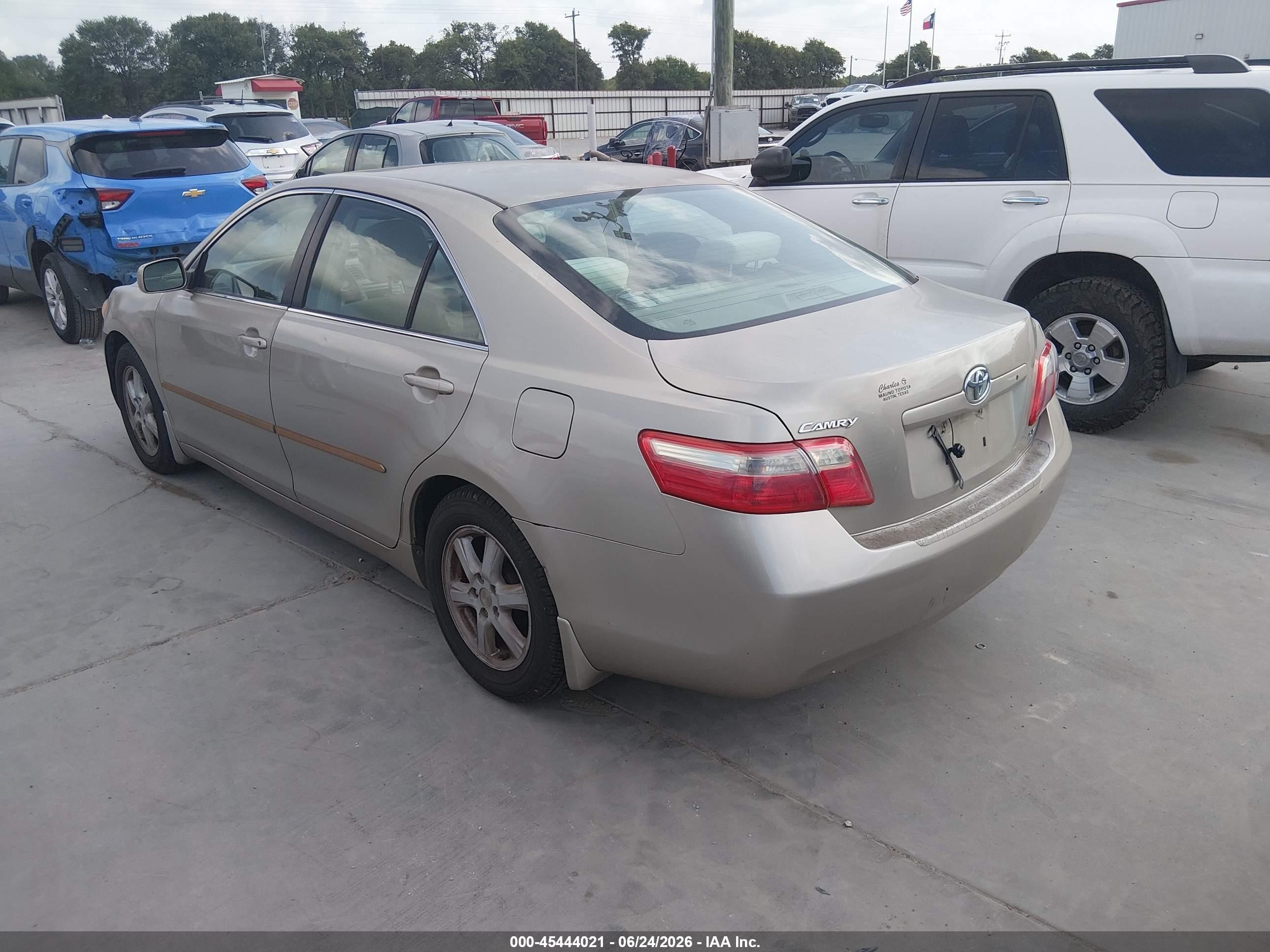 2009 Toyota Camry Le Gold vin: 4T1BE46K99U410100