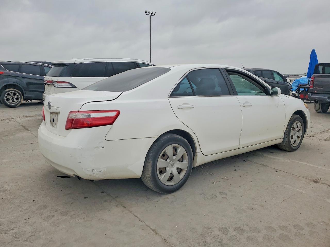 2009 Toyota Camry Base White vin: 4T1BE46K99U798722