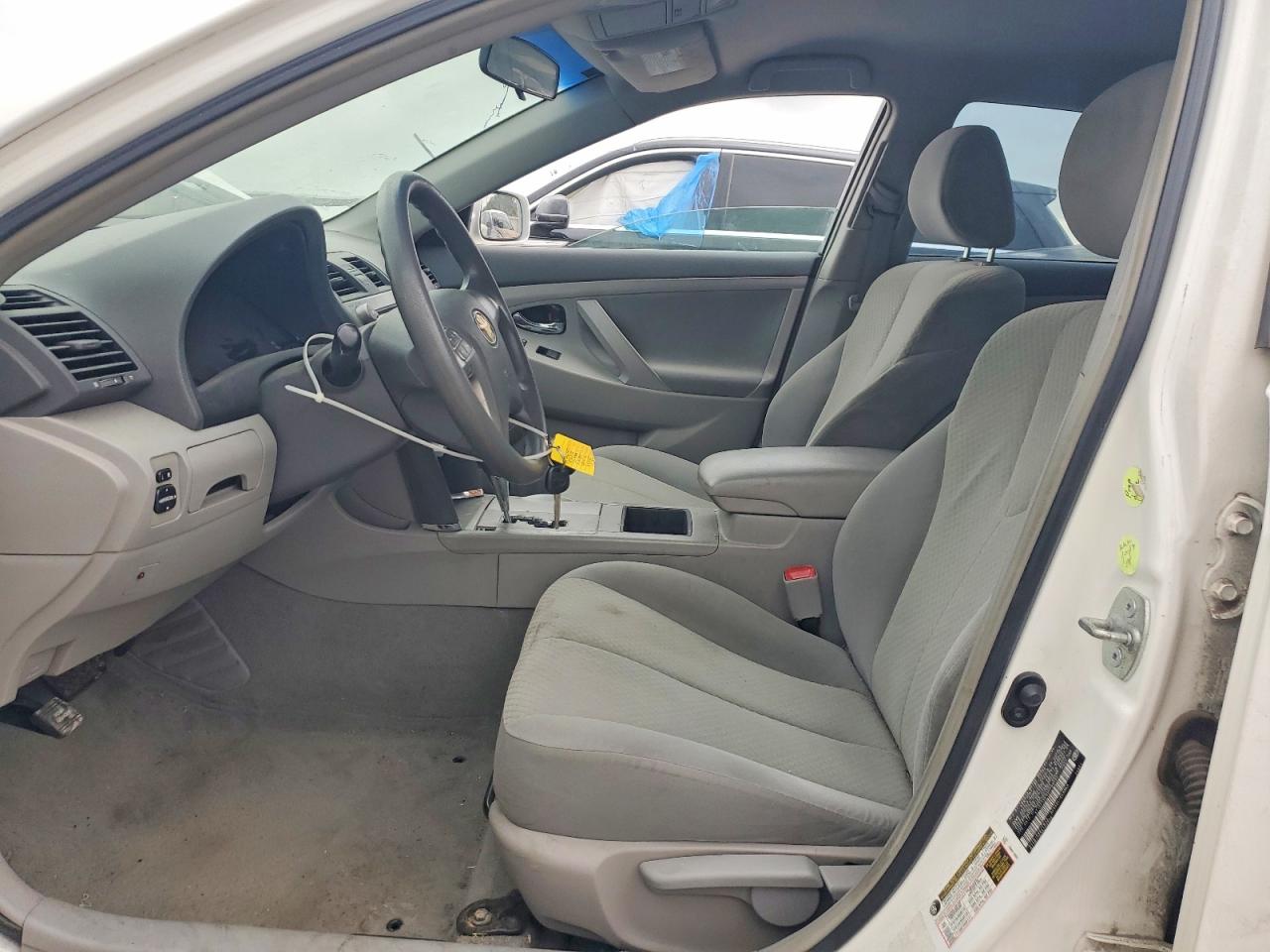 2009 Toyota Camry Base White vin: 4T1BE46K99U798722
