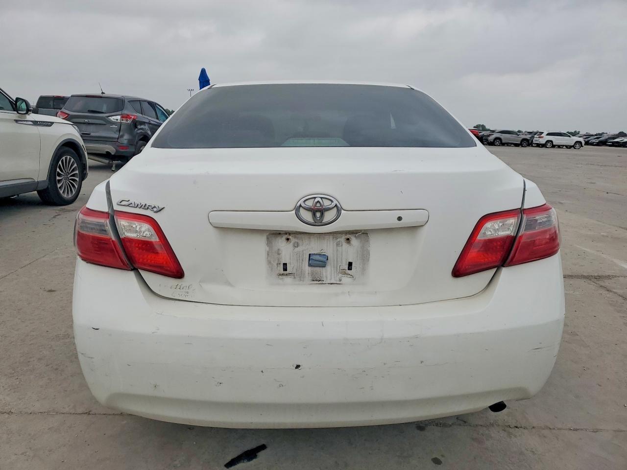 2009 Toyota Camry Base White vin: 4T1BE46K99U798722