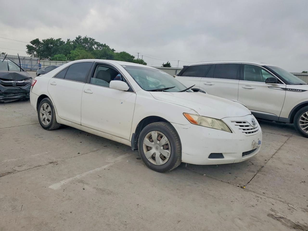 2009 Toyota Camry Base White vin: 4T1BE46K99U798722