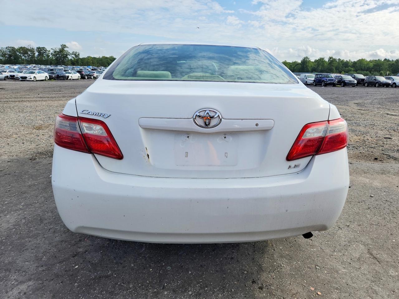 2009 Toyota Camry Le White vin: 4T1BE46K99U814076