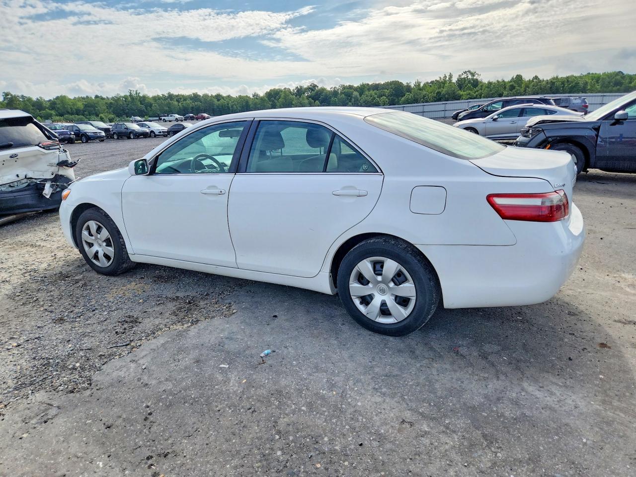 2009 Toyota Camry Le White vin: 4T1BE46K99U814076