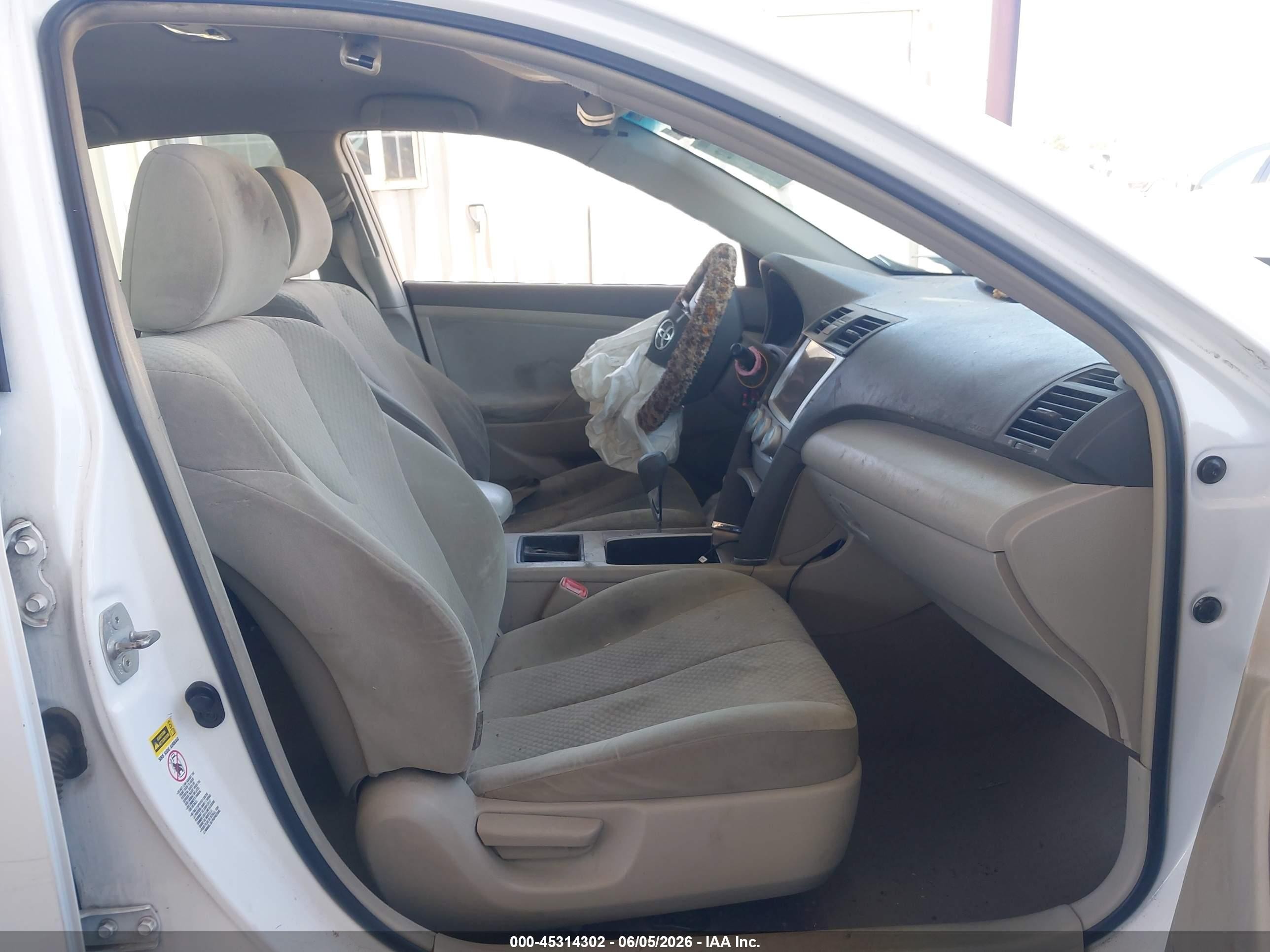 2009 Toyota Camry Le White vin: 4T1BE46K99U834120
