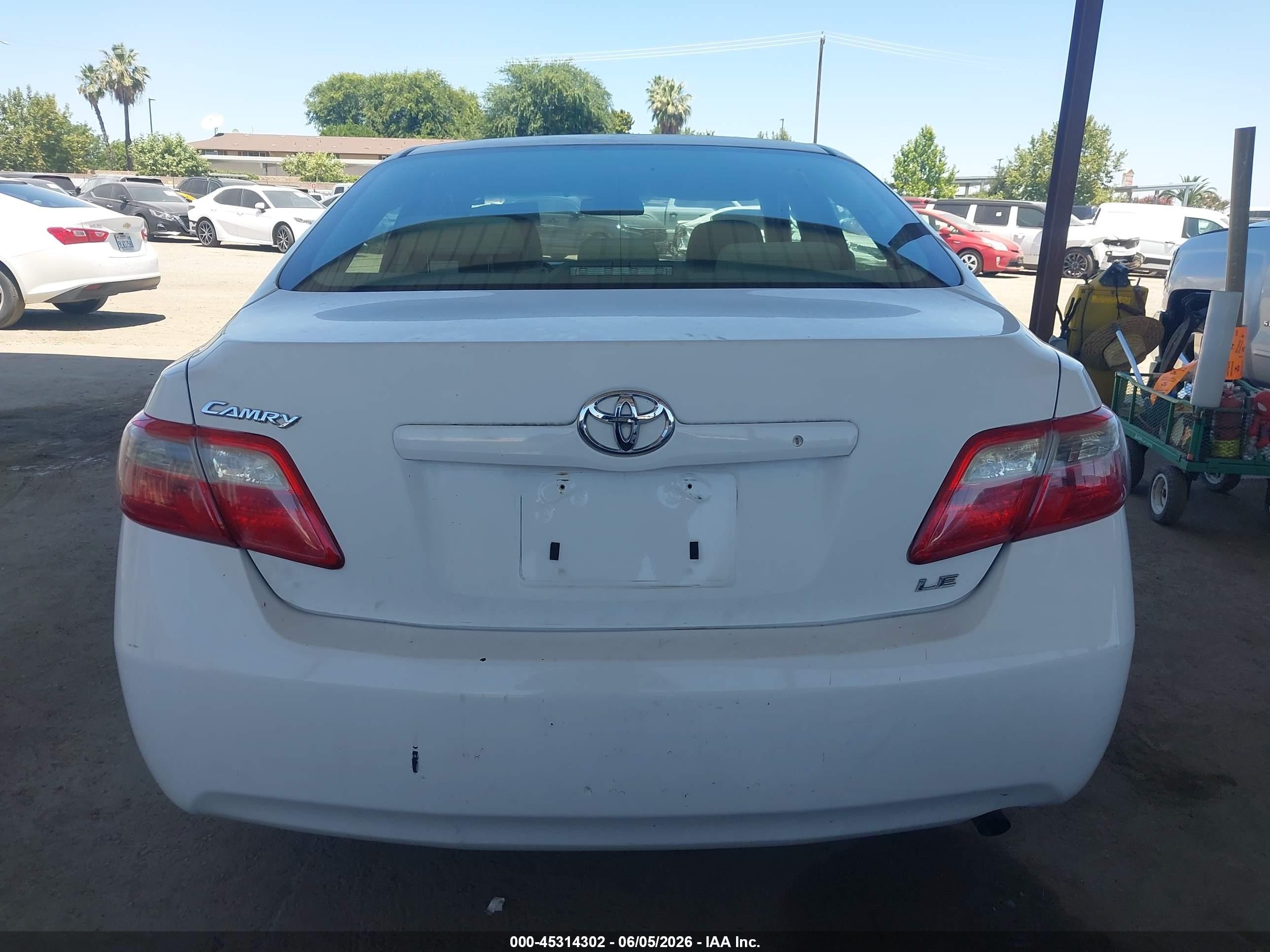 2009 Toyota Camry Le White vin: 4T1BE46K99U834120