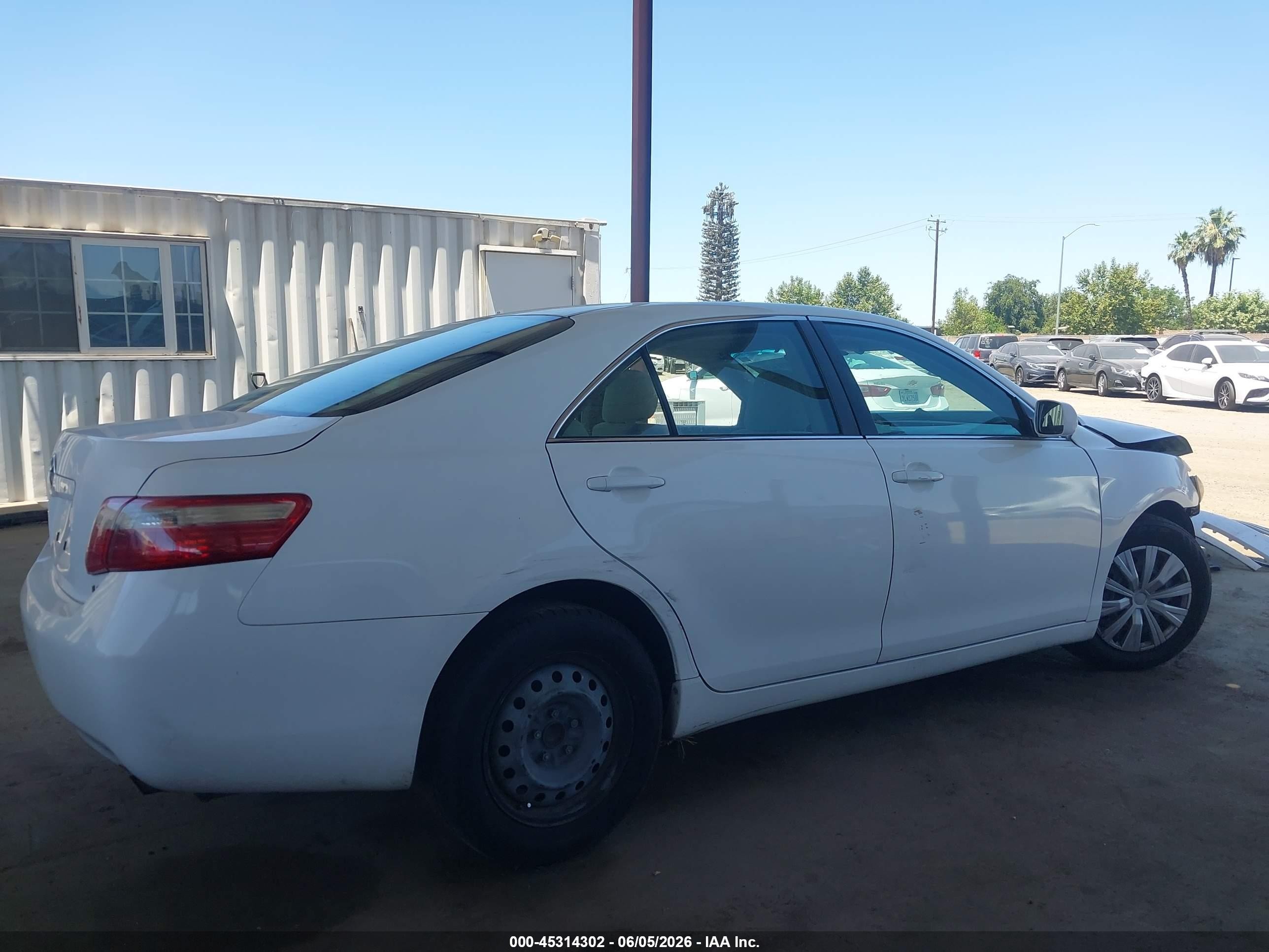 2009 Toyota Camry Le White vin: 4T1BE46K99U834120