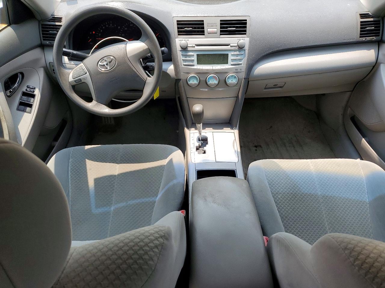 2009 Toyota Camry Le Серебряный vin: 4T1BE46K99U838572