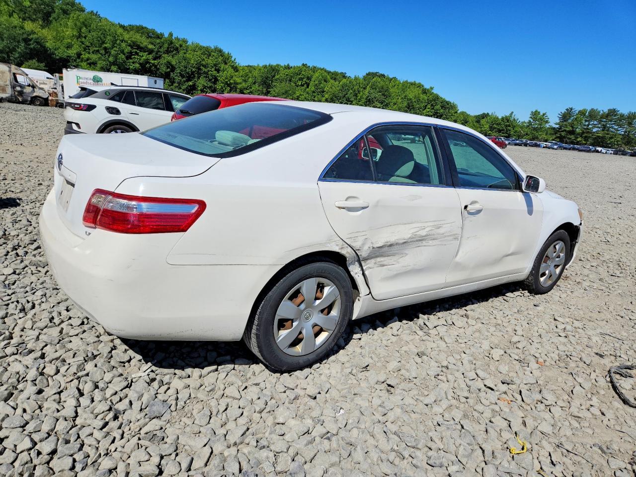2004 Toyota Camry Le White vin: 4T1BE46K99U865724