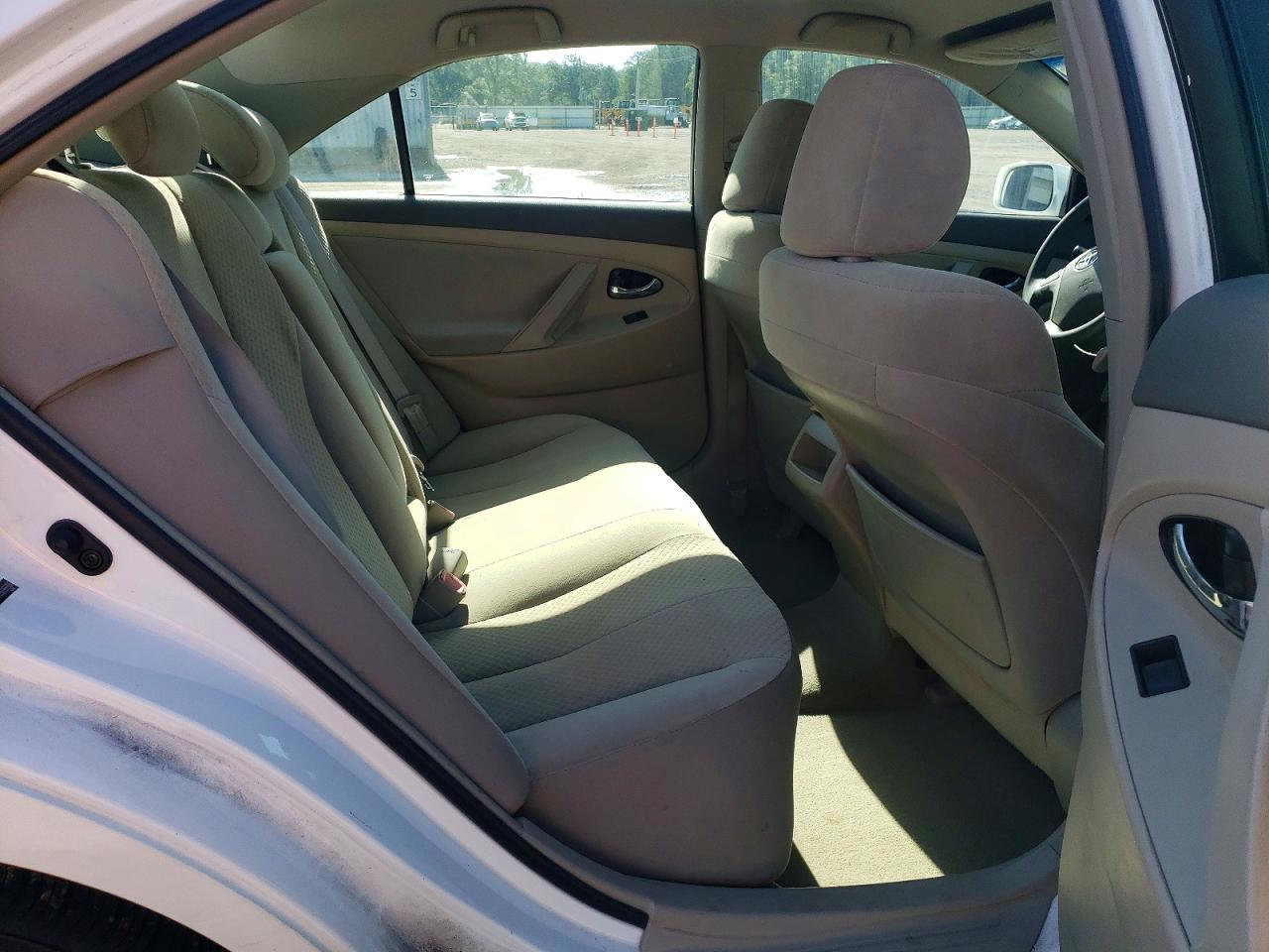 2009 Toyota Camry Base White vin: 4T1BE46K99U866906