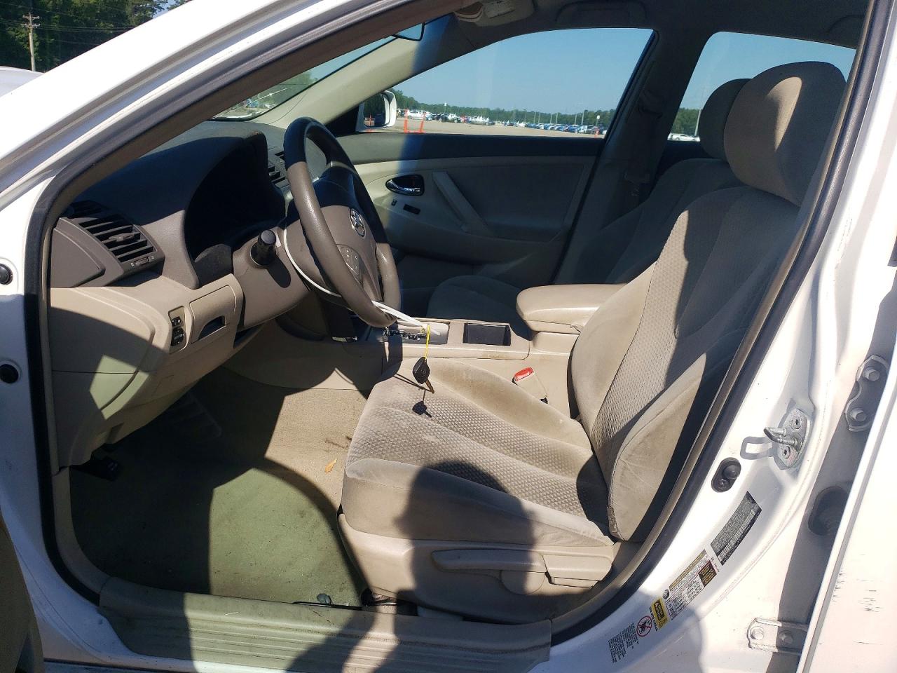 2009 Toyota Camry Base White vin: 4T1BE46K99U866906