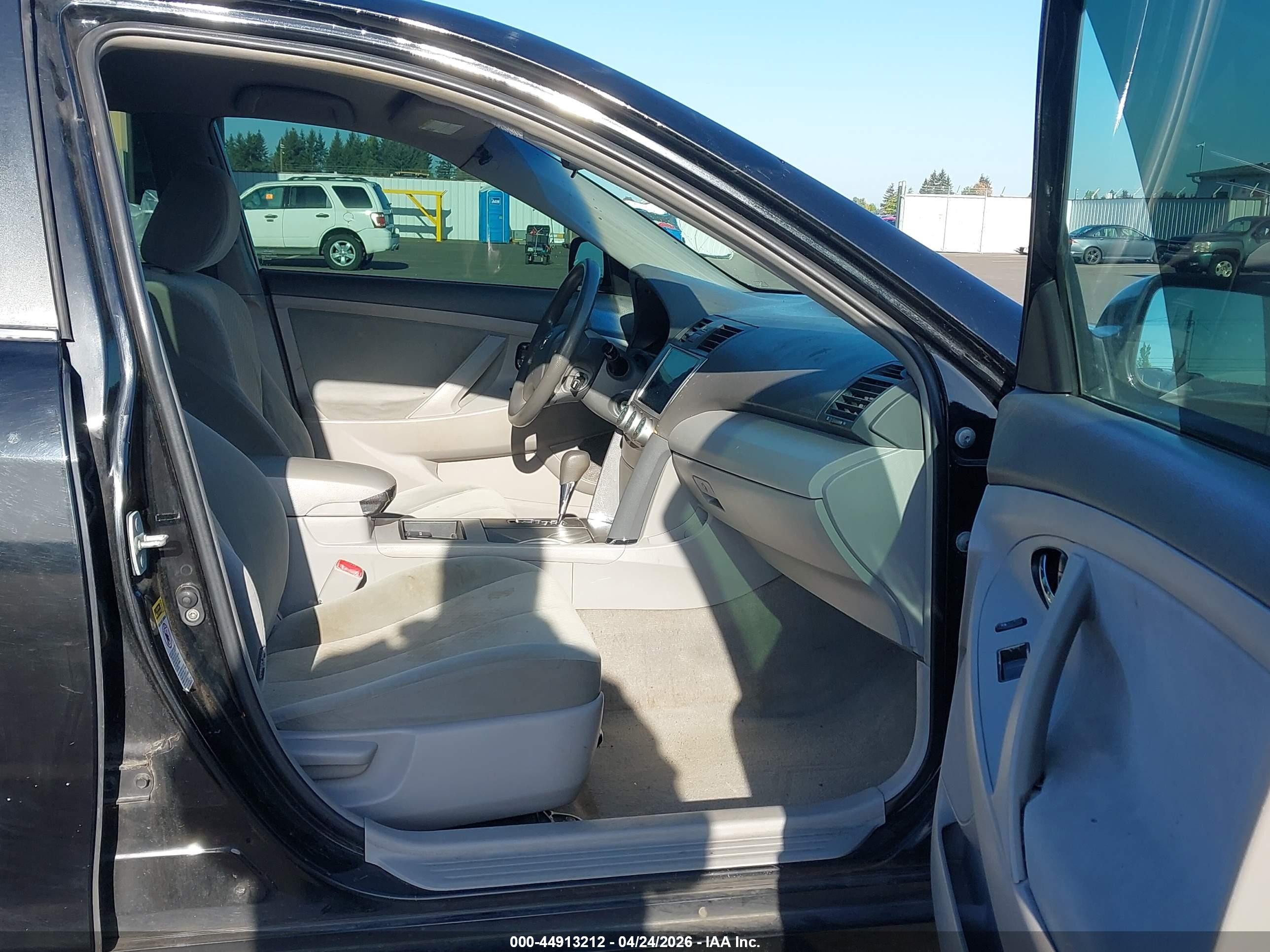 2009 Toyota Camry   Black vin: 4T1BE46K99U883222