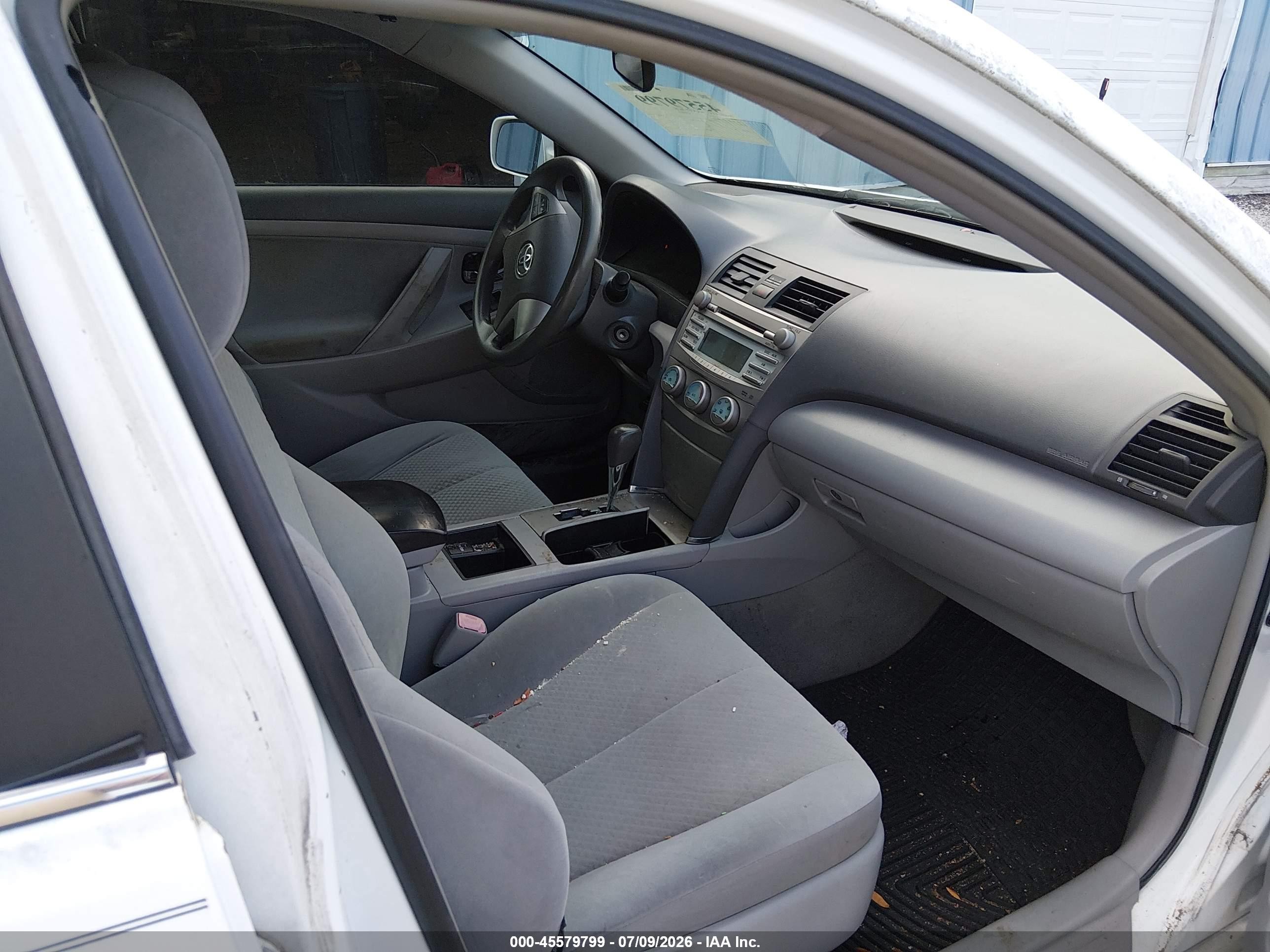 2009 Toyota Camry Le White vin: 4T1BE46K99U884841