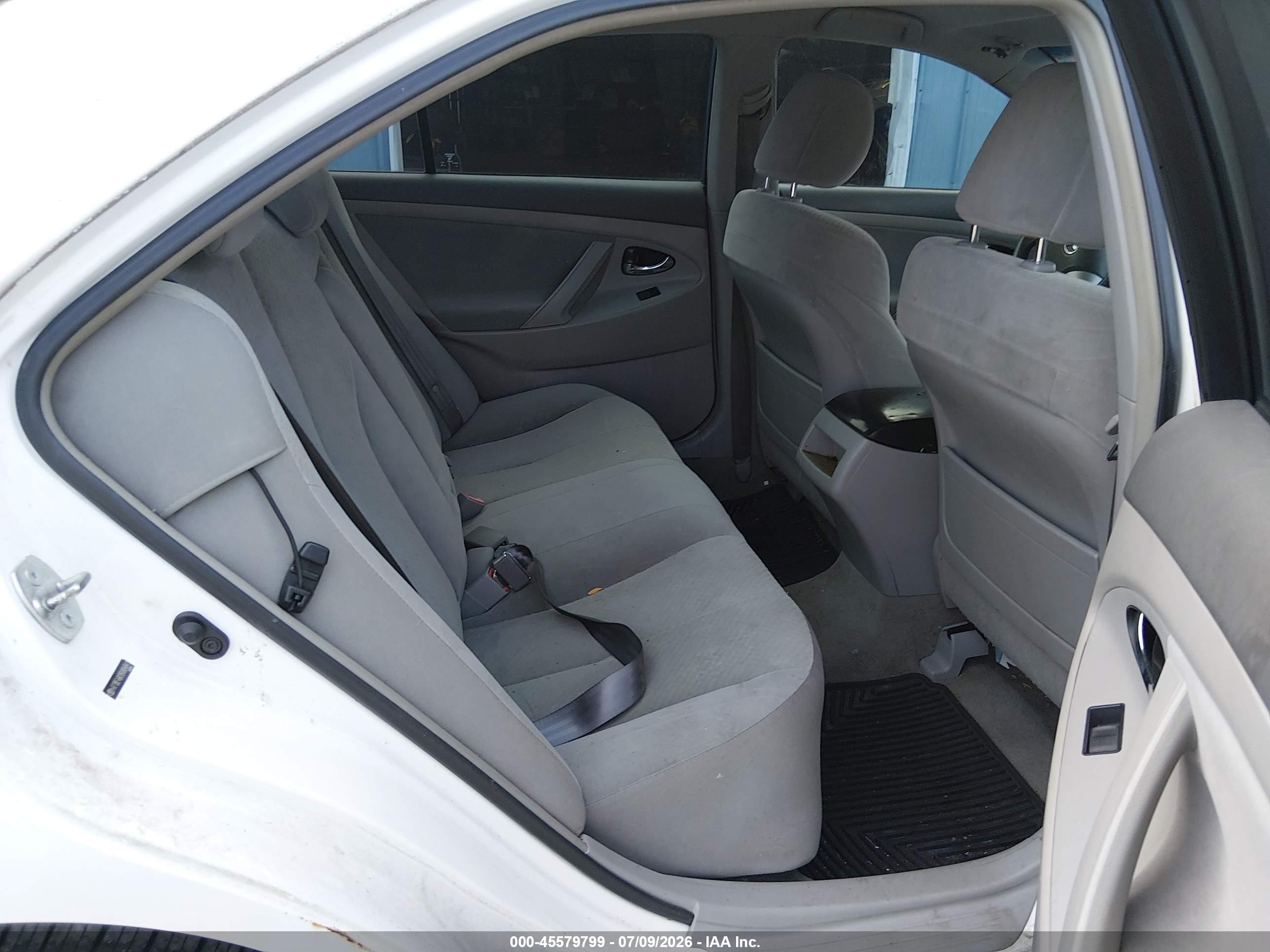2009 Toyota Camry Le White vin: 4T1BE46K99U884841