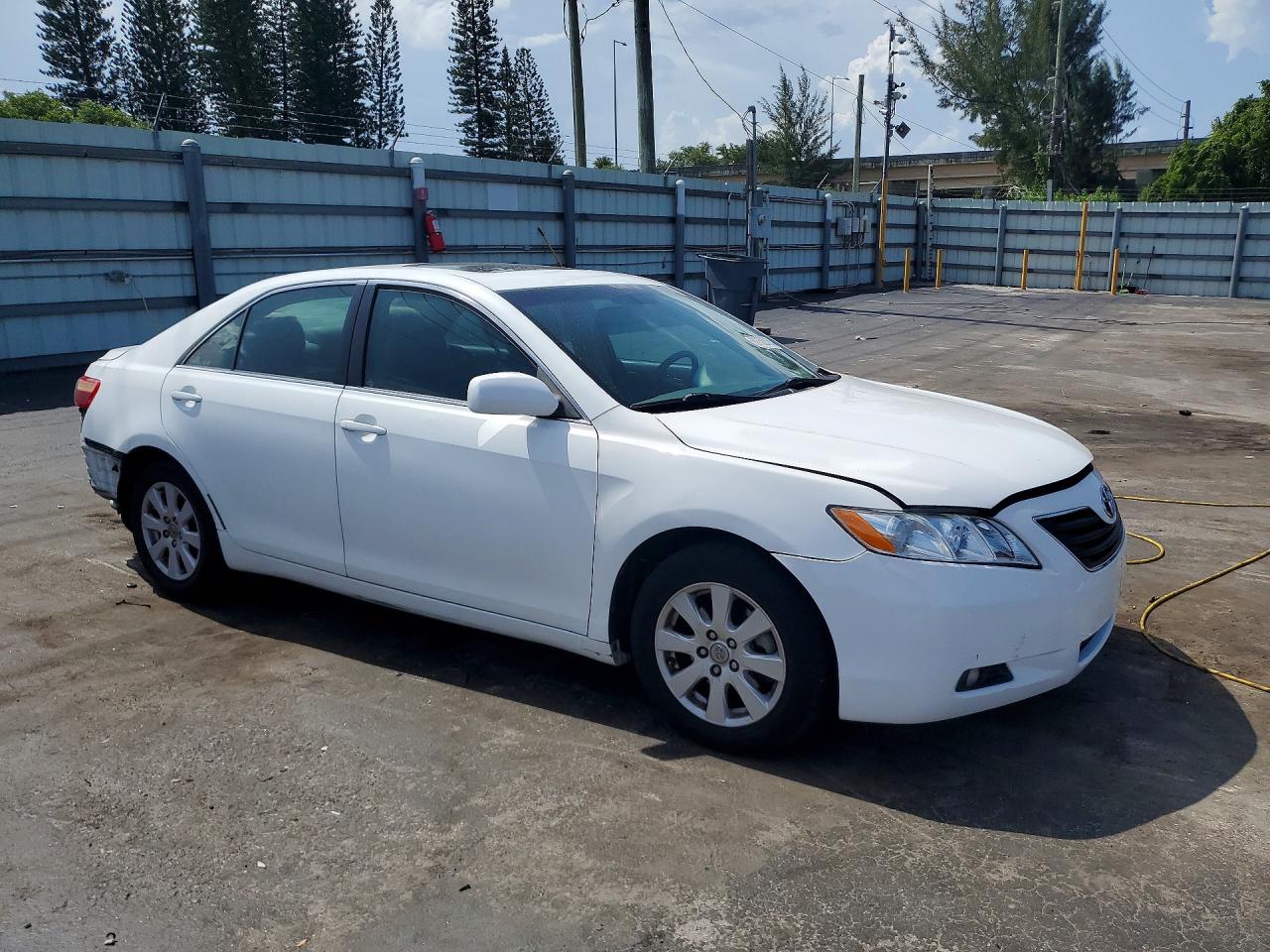 2009 Toyota Camry Xle White vin: 4T1BE46K99U907485