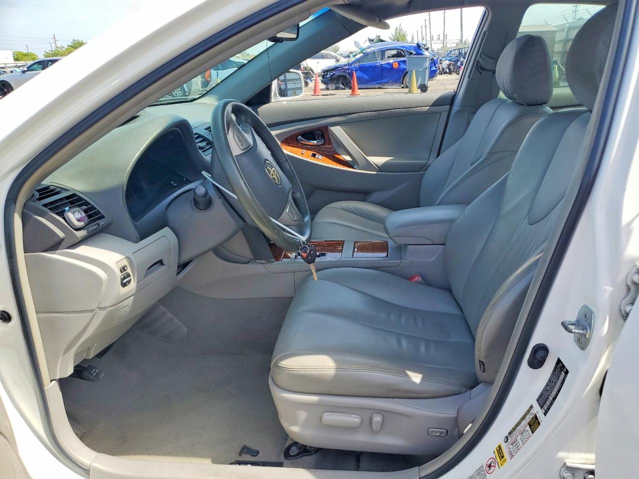 2009 Toyota Camry Xle White vin: 4T1BE46K99U907485
