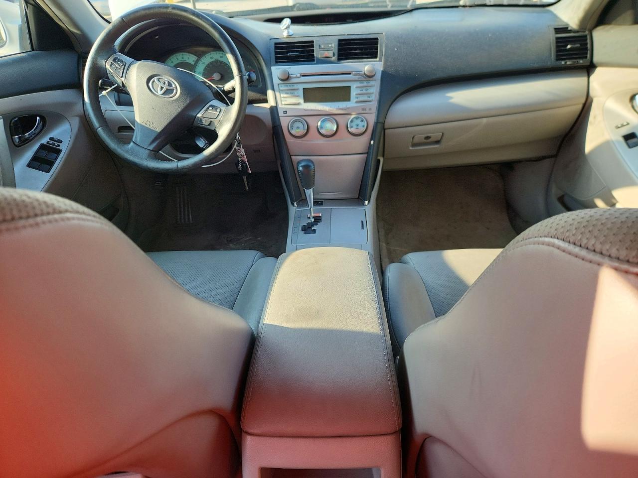 1999 Toyota Other Белый vin: 4T1BE46K9U881460