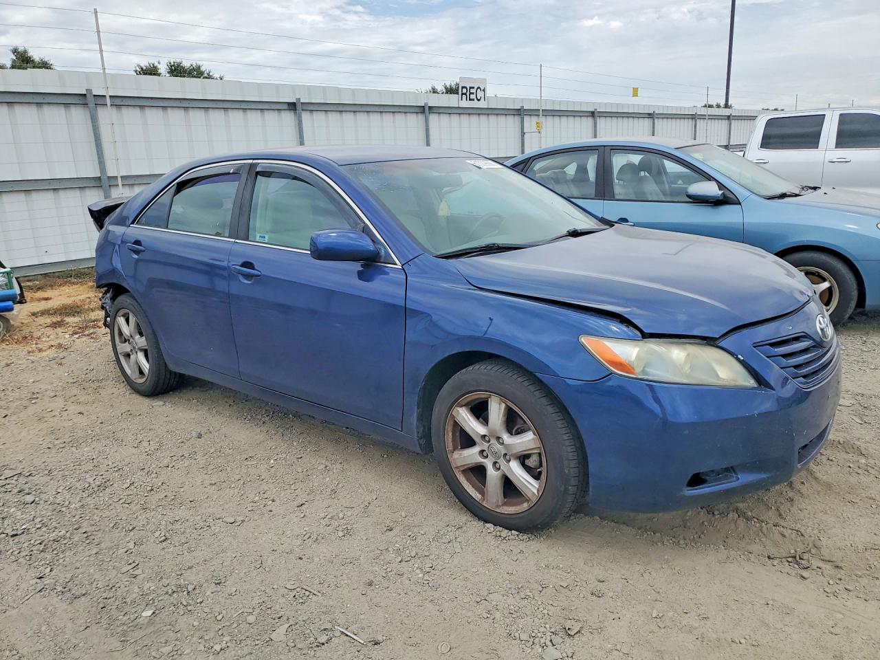 2007 Toyota Camry Le Blue vin: 4T1BE46KX7U013928
