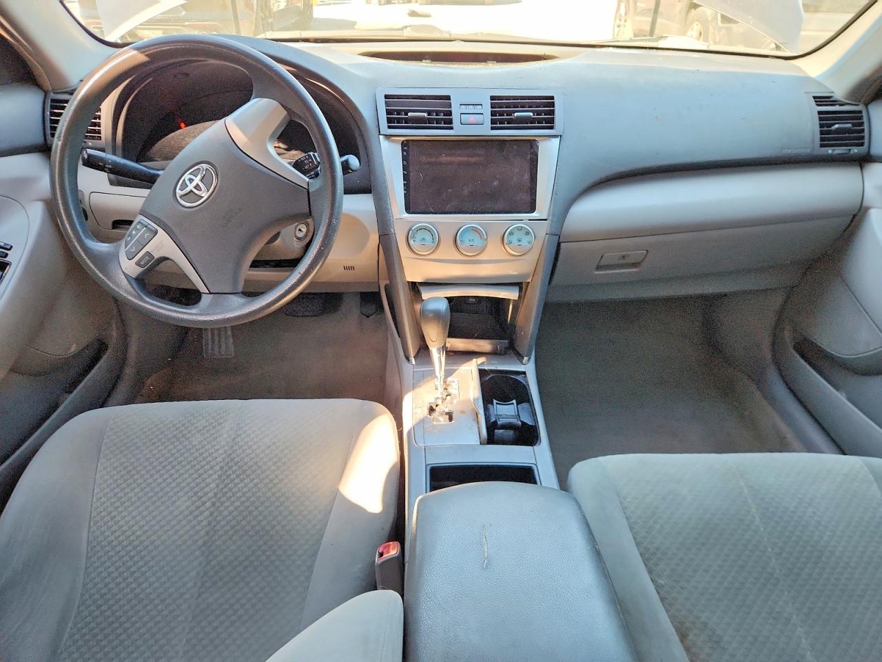 2007 Toyota Camry Le Gray vin: 4T1BE46KX7U028218